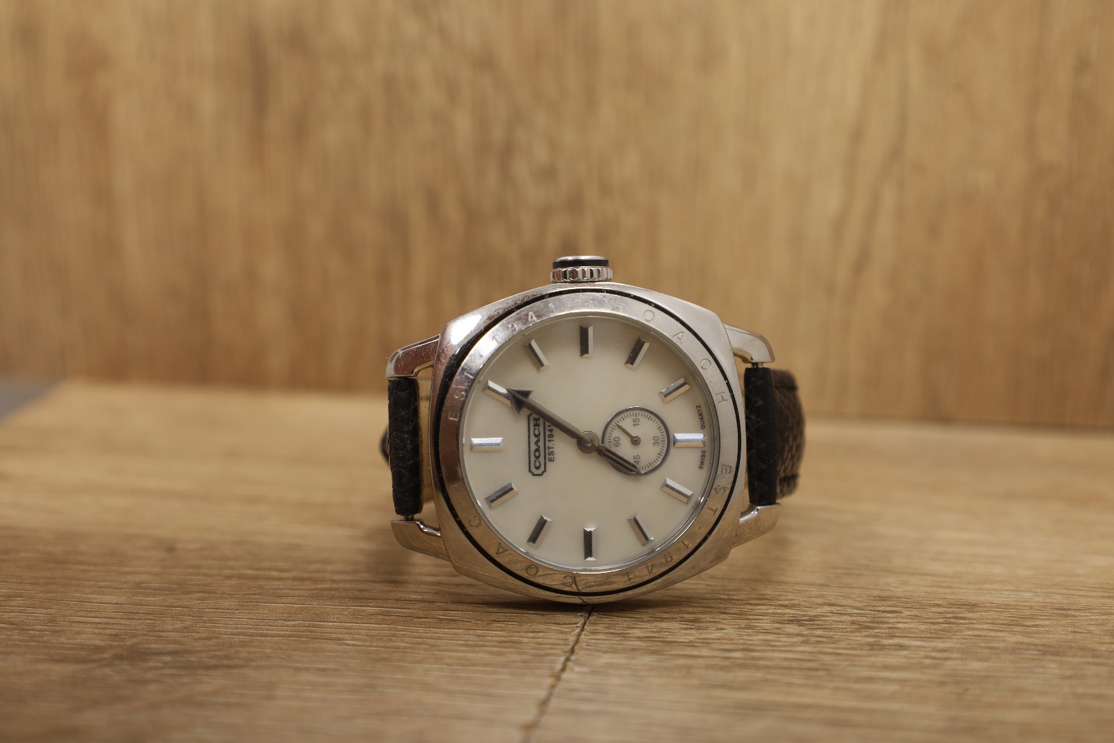 Womens Coach ca.18.7.14.0376 MOP Dial Steel Case Leather Watch 36mm New batt