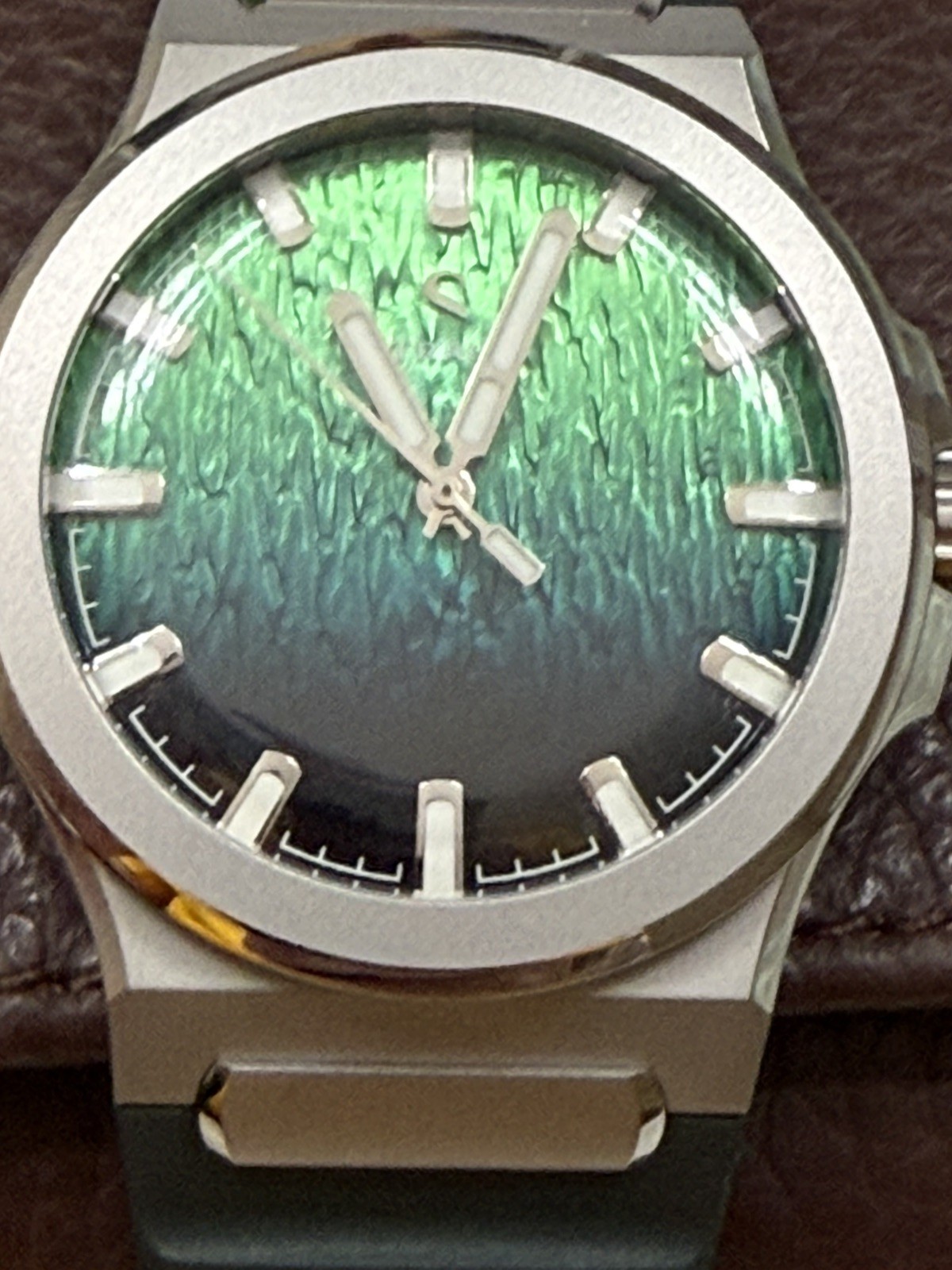 Straum Jan Mayen Alpine Glow Stainless Steel with Strap Adapters