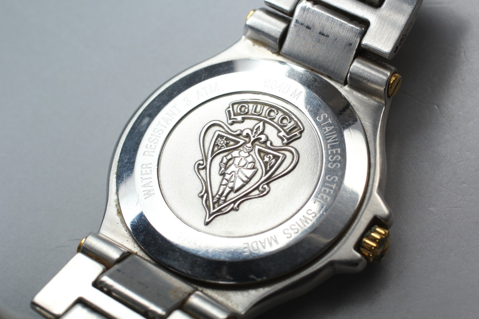 [Exc+5] Gucci 9040M Two Tone Quartz Men’s Watch From JAPAN