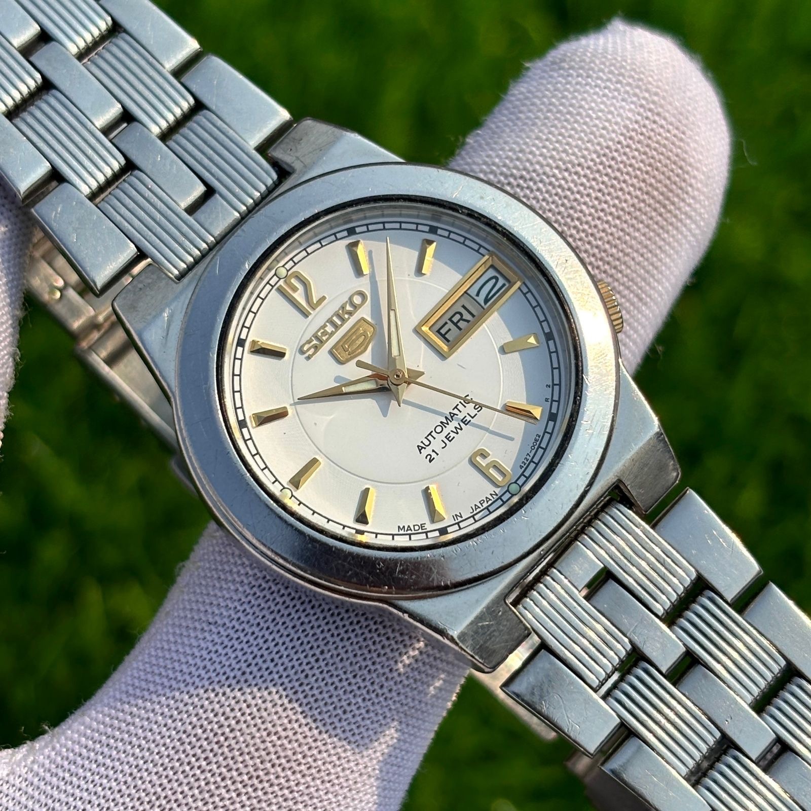 Vintage Seiko 5 Gloss White Dial Automatic Japan Made Unisex Watch 4227-00C0