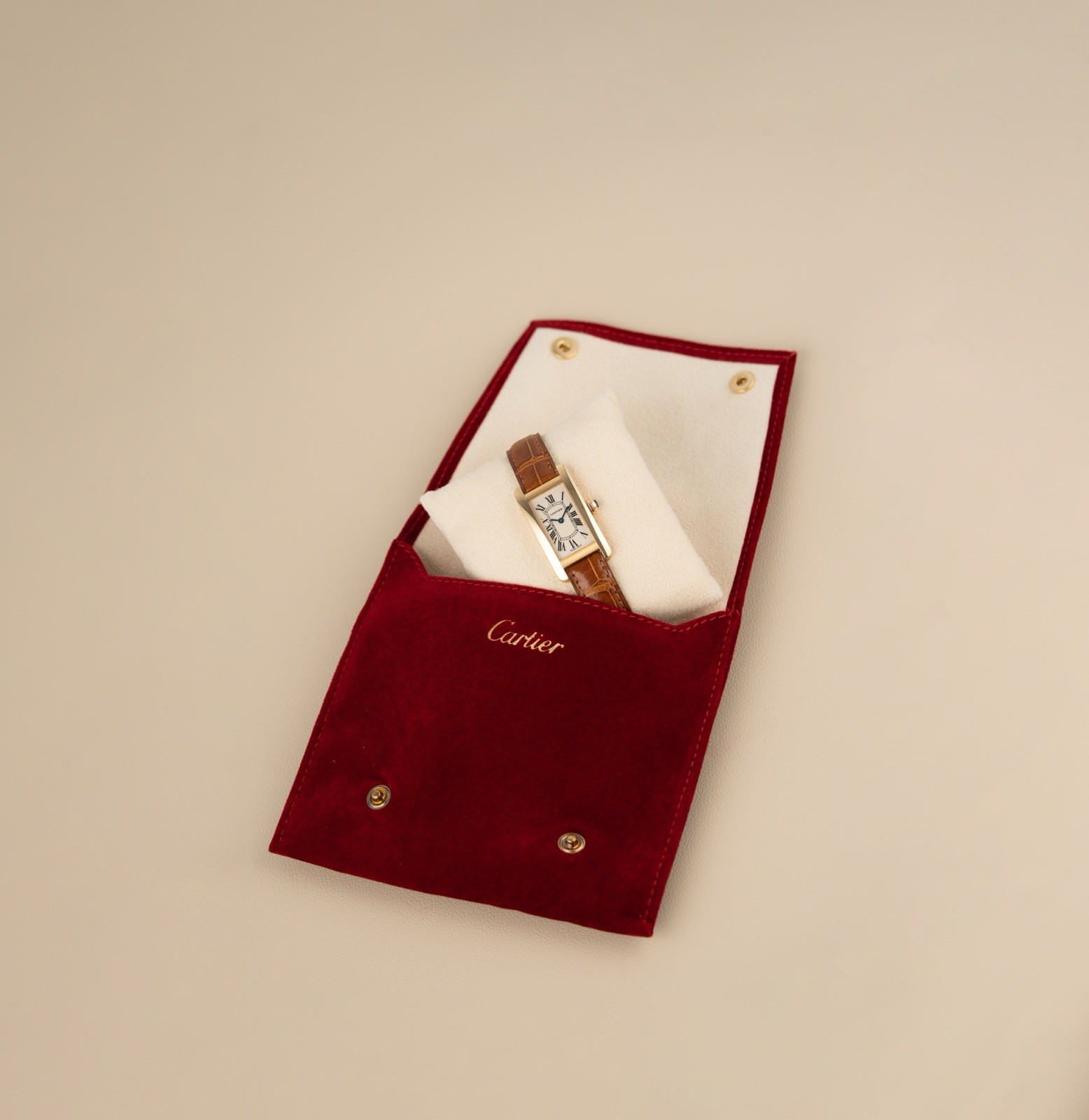 Cartier Tank Americaine Ladies 18k Yellow Gold 19mm Quartz Watch Ref. 2482