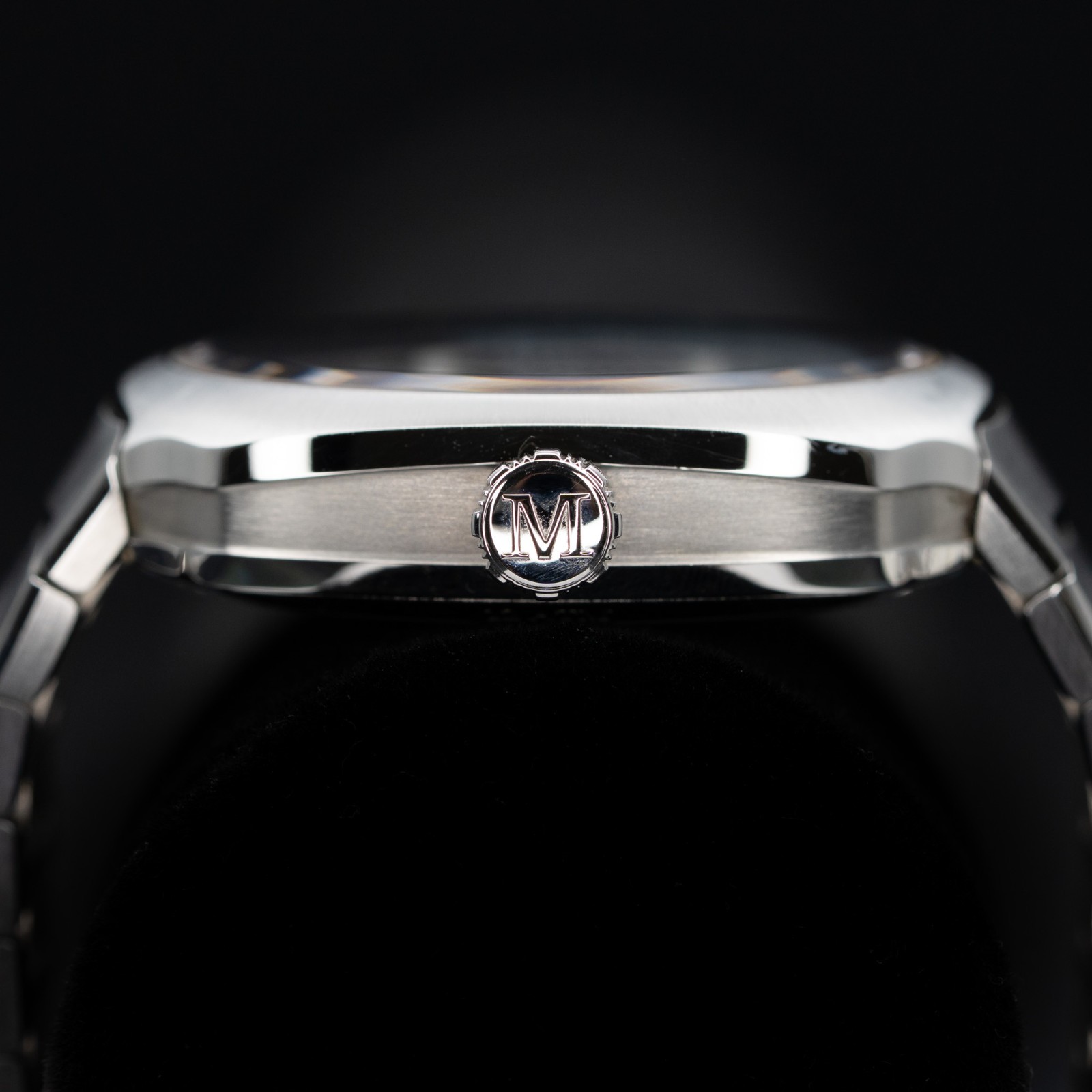 H. Moser & Cie Streamliner 6200-1200 40mm Steel Matrix Green Fumé Dial Auto Box