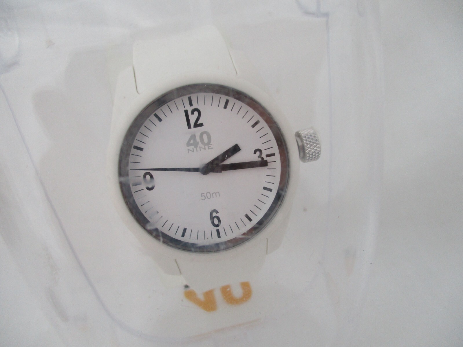40 Nine Unisex Adult White Buckle Band Analog Watch