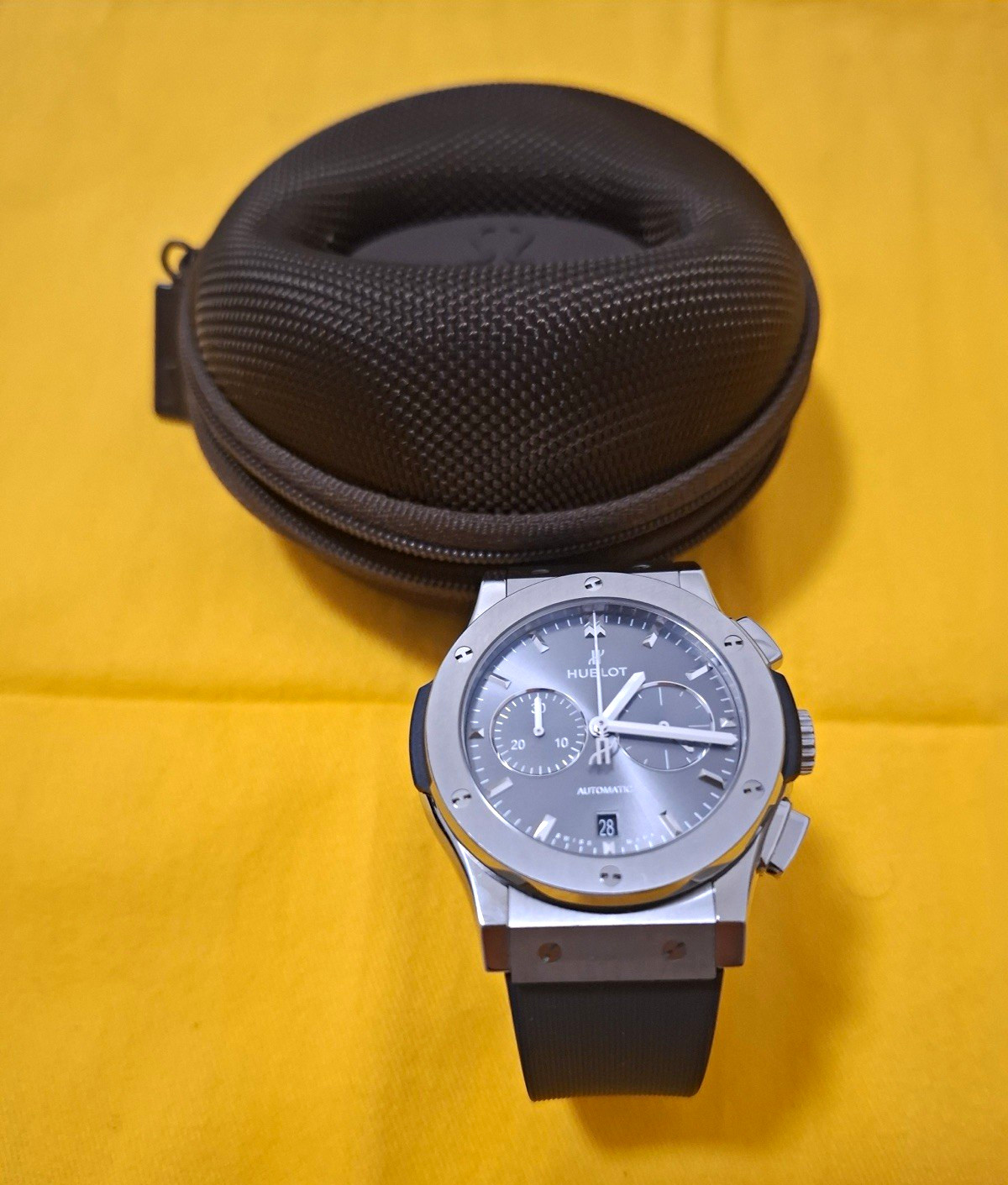 Hublot Classic Fusion Chronograph Titanium Racing Grey 42mm – Full Set w/ Pouch