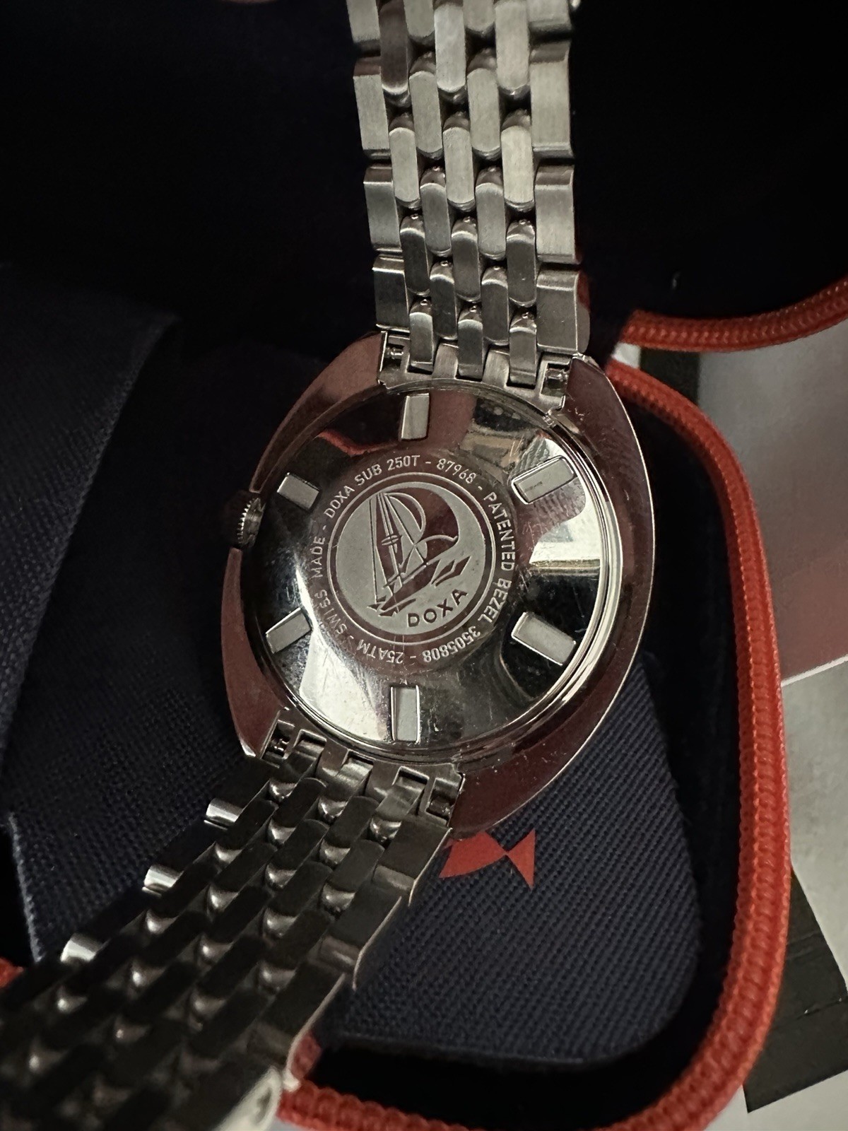 Doxa Sub 250T GMT Sharkhunter with SS Case and Orange GMT Hand