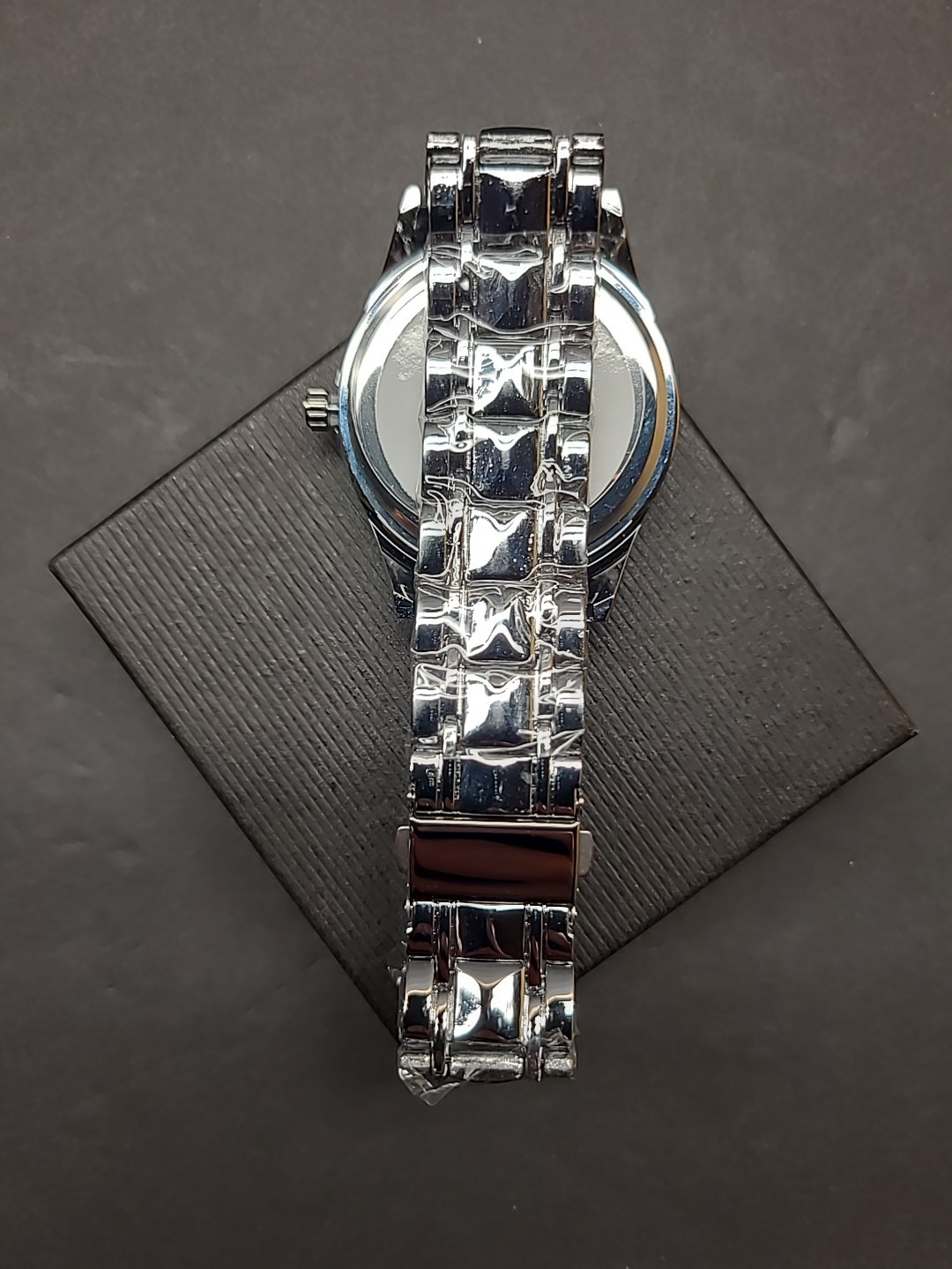 Banbony Men’s Luxury Silver Watch With Silver Dial 9 1/2 Inch Band