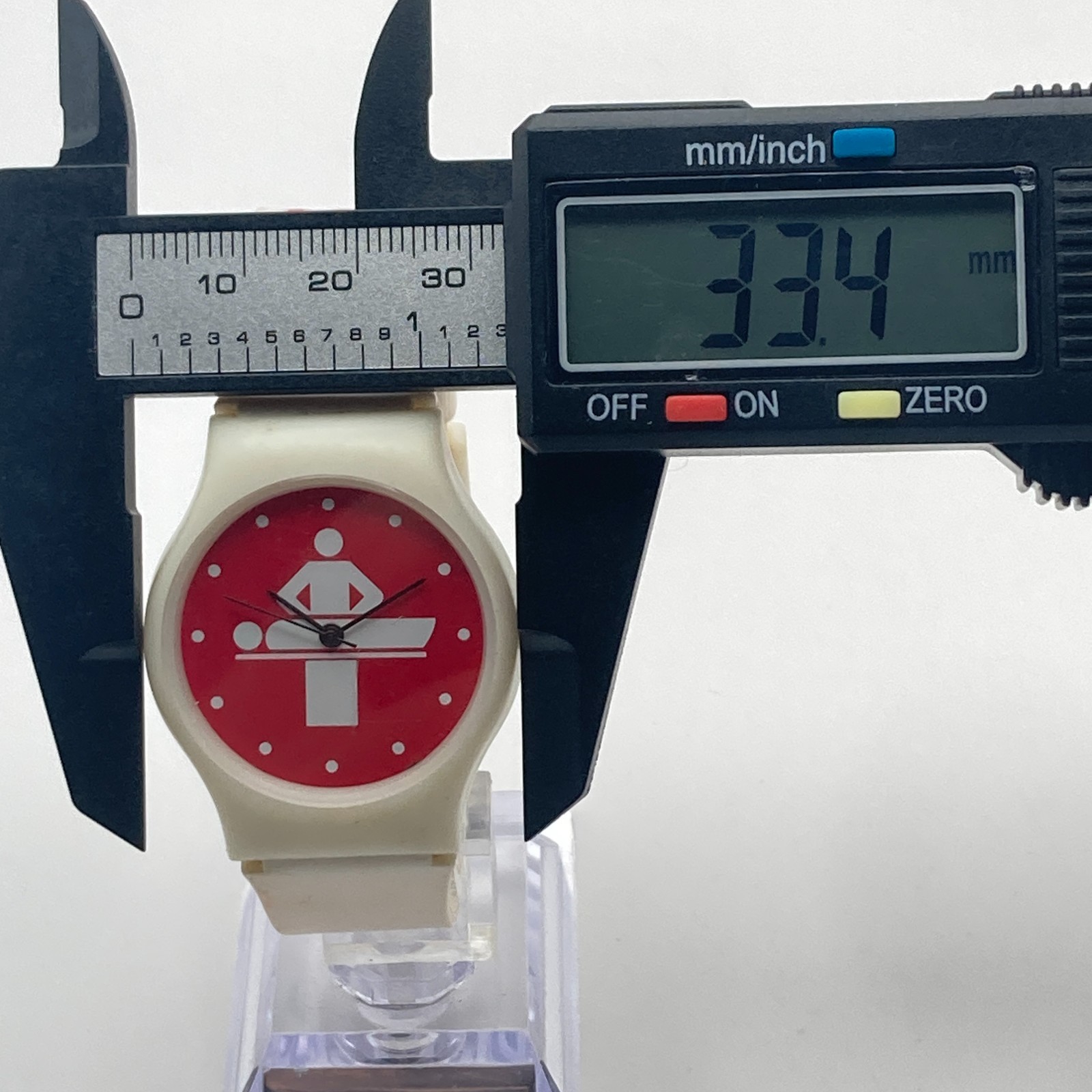 Vintage Cefotan Pharma Rep Unisex Watch 33mm White Red Medical New Battery 8.75″