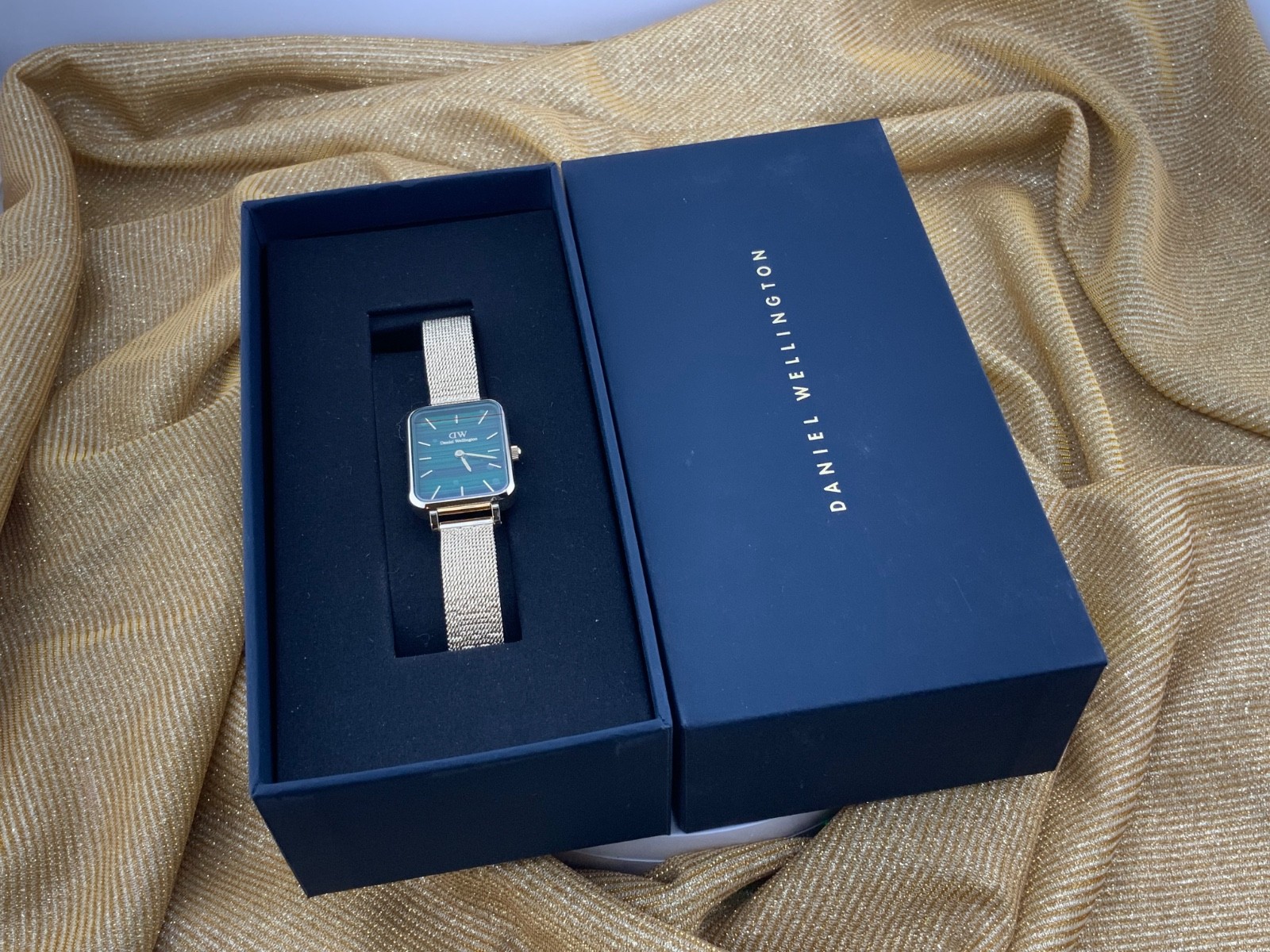 Daniel Wellington Quadro Pressed Evergold Green Gold Mesh Watch RRP £145 20x26mm