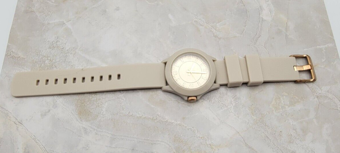 Sketcher Watch Beige Round 39mm Silicone Band Sports Working 6172W