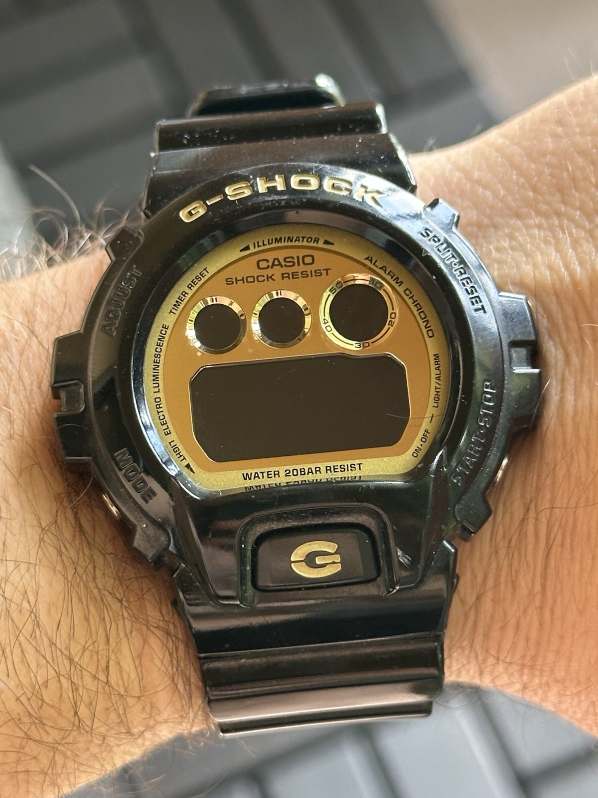 Casio G-Shock DW-6900CB 3230 Black & Gold Gloss Digital Watch NEEDS NEW BATTERY