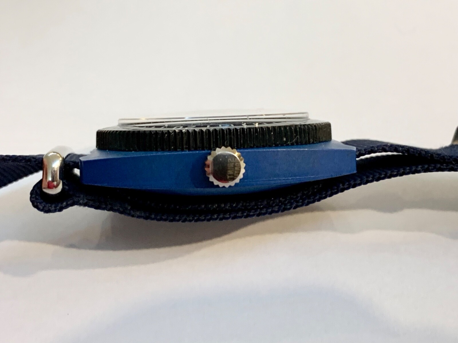 RACINE-By GALLET- ENICAR -BASE ARNOX-5 ATM-N.O.S-MAI INDOSSATO-OVERSIZE (39 MM)