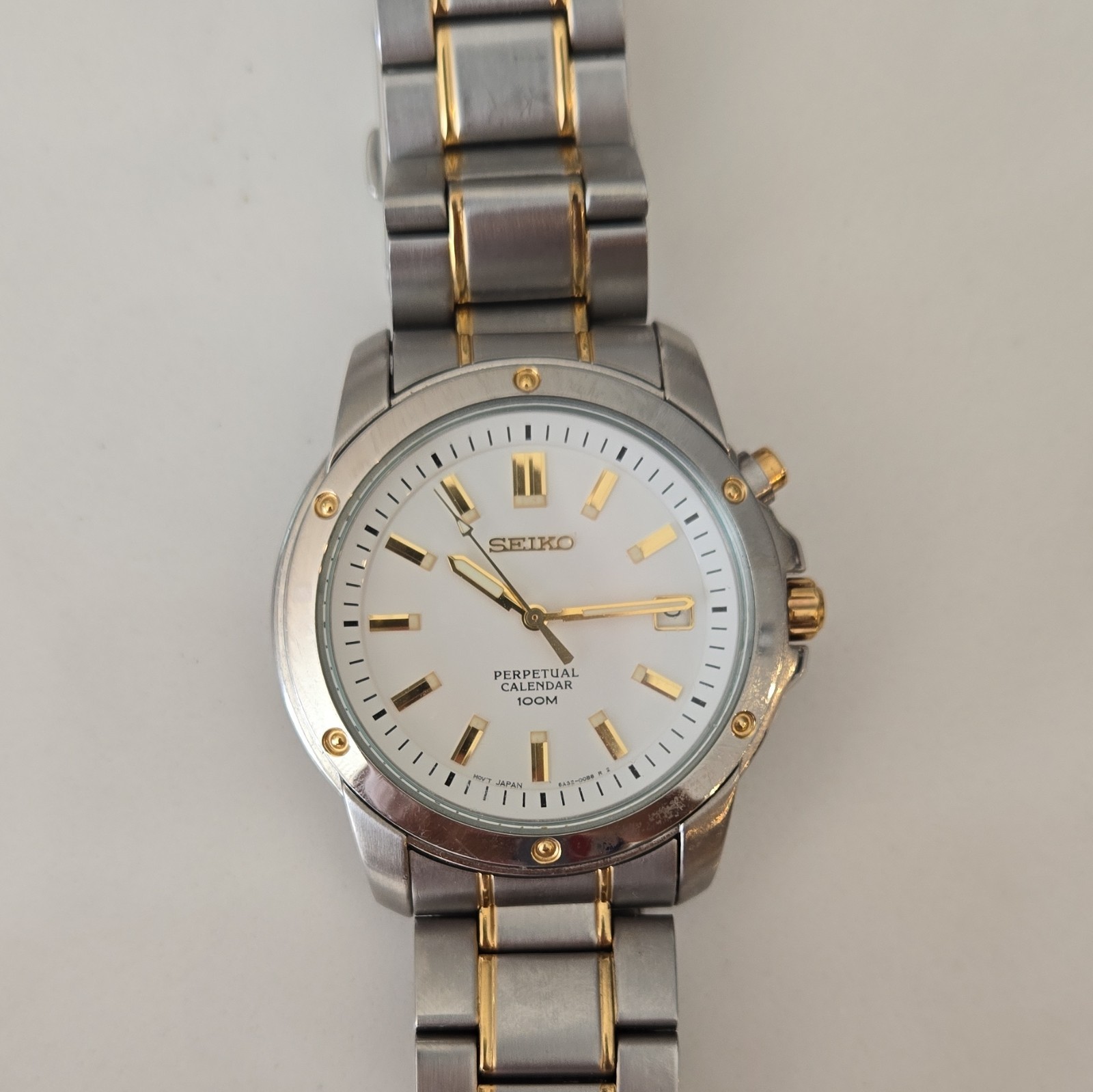 ​Seiko Perpetual Calendar Two Tone White Dial Quartz Men’s Watch 6A32-00B0 WR100