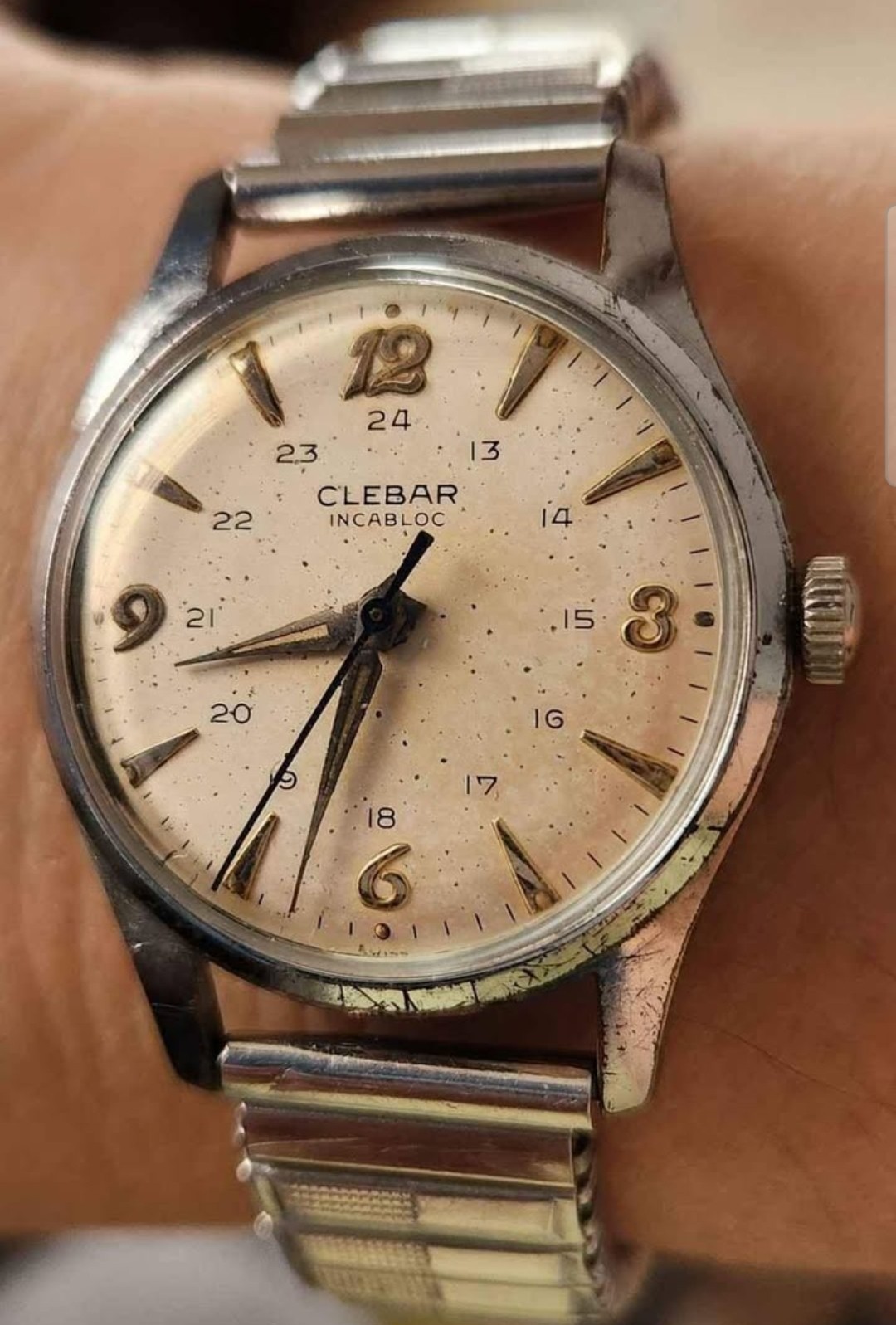 Clebar Incabloc Manual Mechanical Vintage 1950s Beige Dial 32-36mm Silver