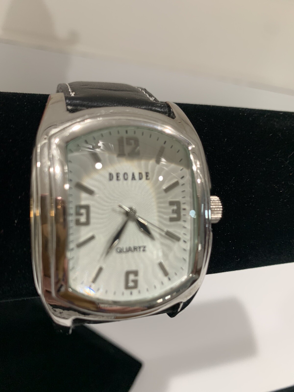 Decade Watch Quartz Silver Tone Dial Raised Crystal Black Leather Band Untested