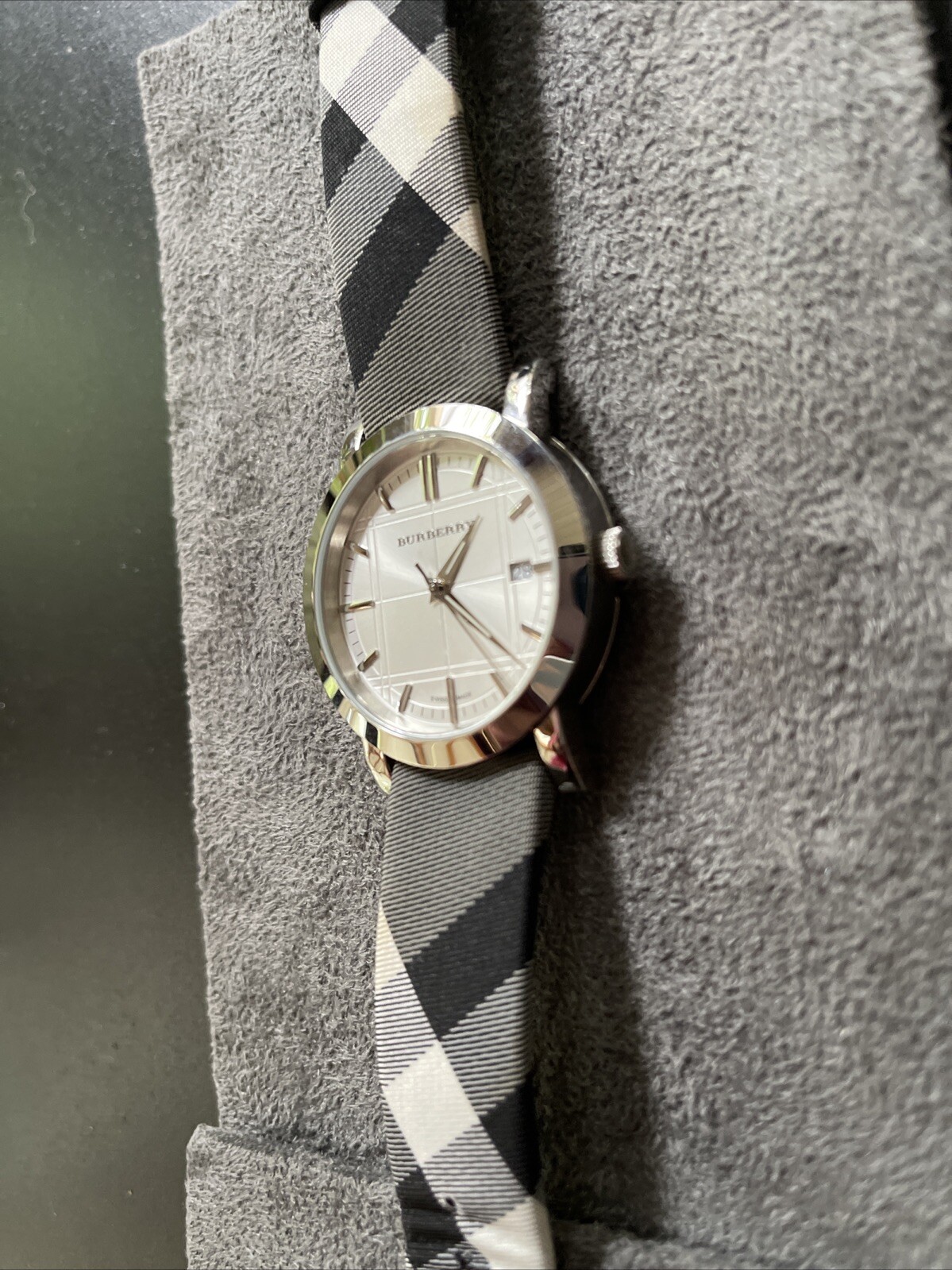 Burberry BU1378 City Nova Check Stainless Steel Unisex Swiss Watch Rare 38mm