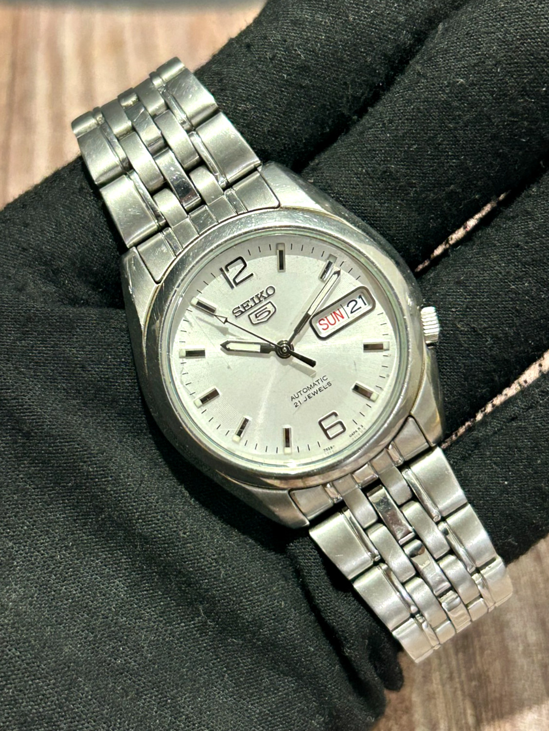 [Vintage] Seiko 5 7S26-01V0 Silver Dial Day/Date 21J Automatic Mens Watch b379