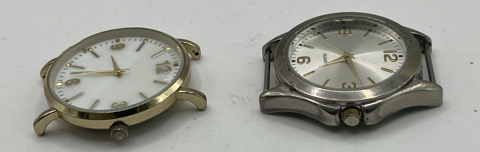Lady’s Mother Of Pearl Dial & Quartz Wristwatch Both Running In Good Condition S