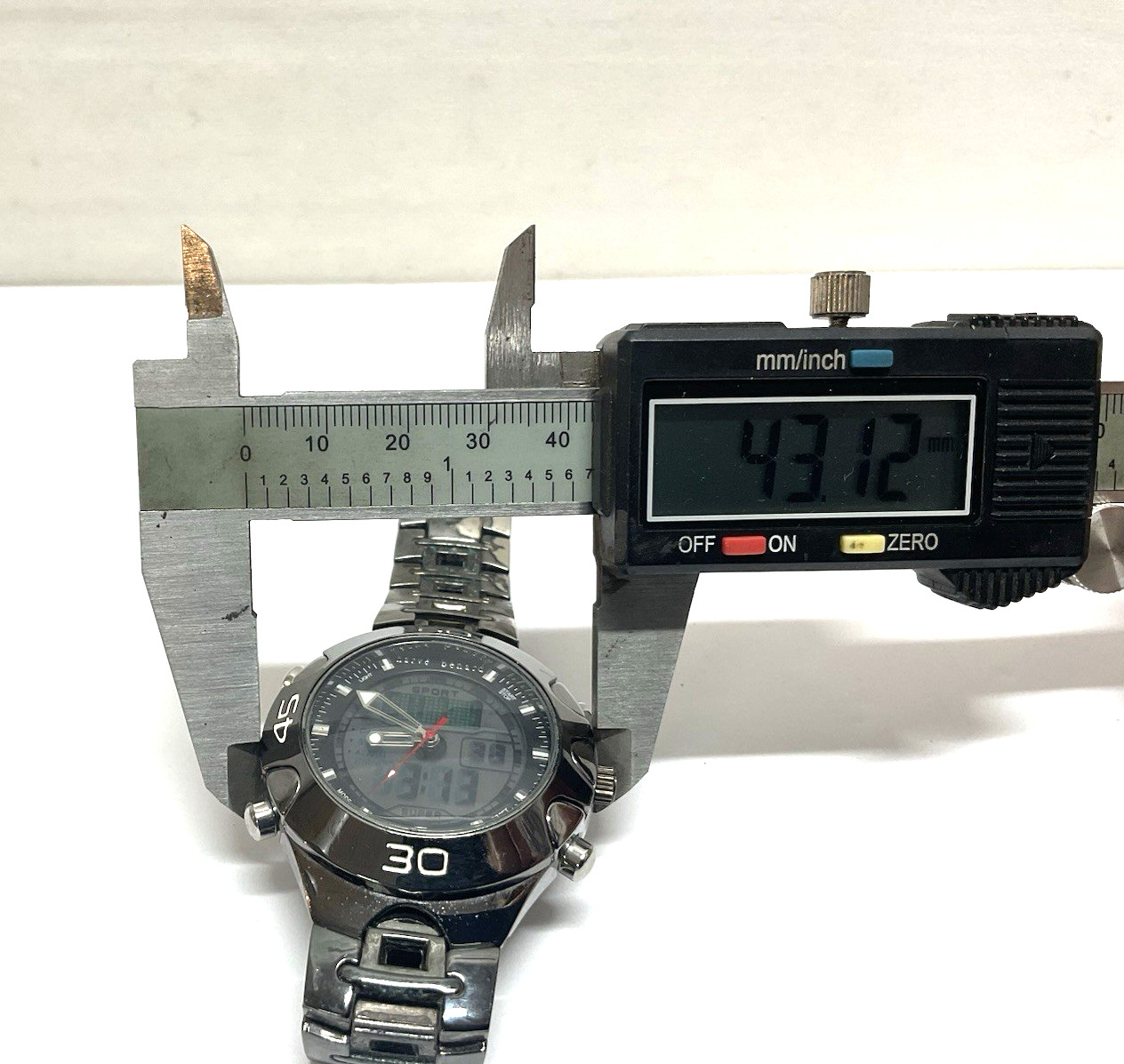 Harve Benard Digital / Analog Mens Wrist Watch Model 20-017 Works