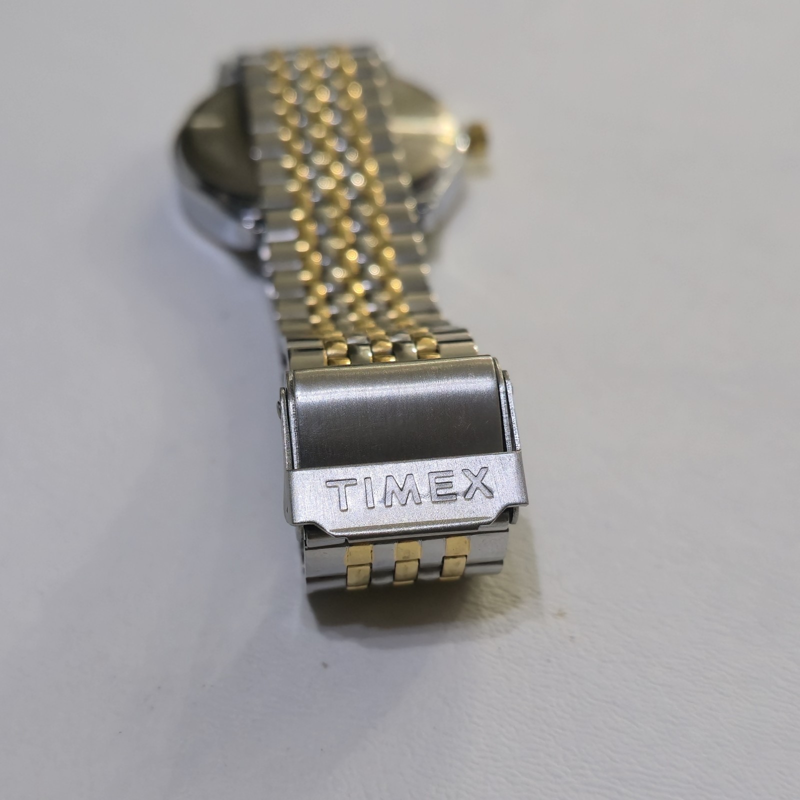 Timex Easy Reader Men’s Watch 38mm Two-Tone Gold Silver Day-Date Quartz TW2T4770
