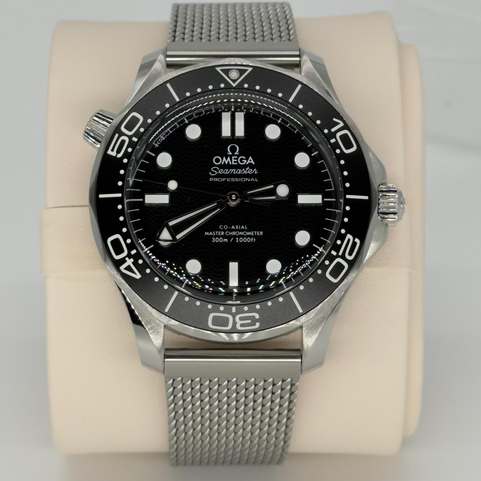 NEW UNWORN – 2025 Omega Seamaster 42mm 300M 210.30.42.20.01.010