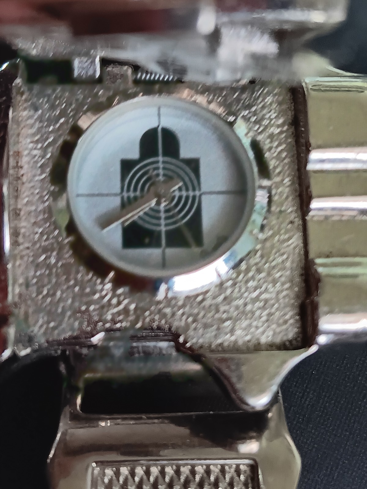 PYTHON 368 MAG REVOLVER GUN WRIST WATCH QUARTZ 7 1/2″ NOT WORKING