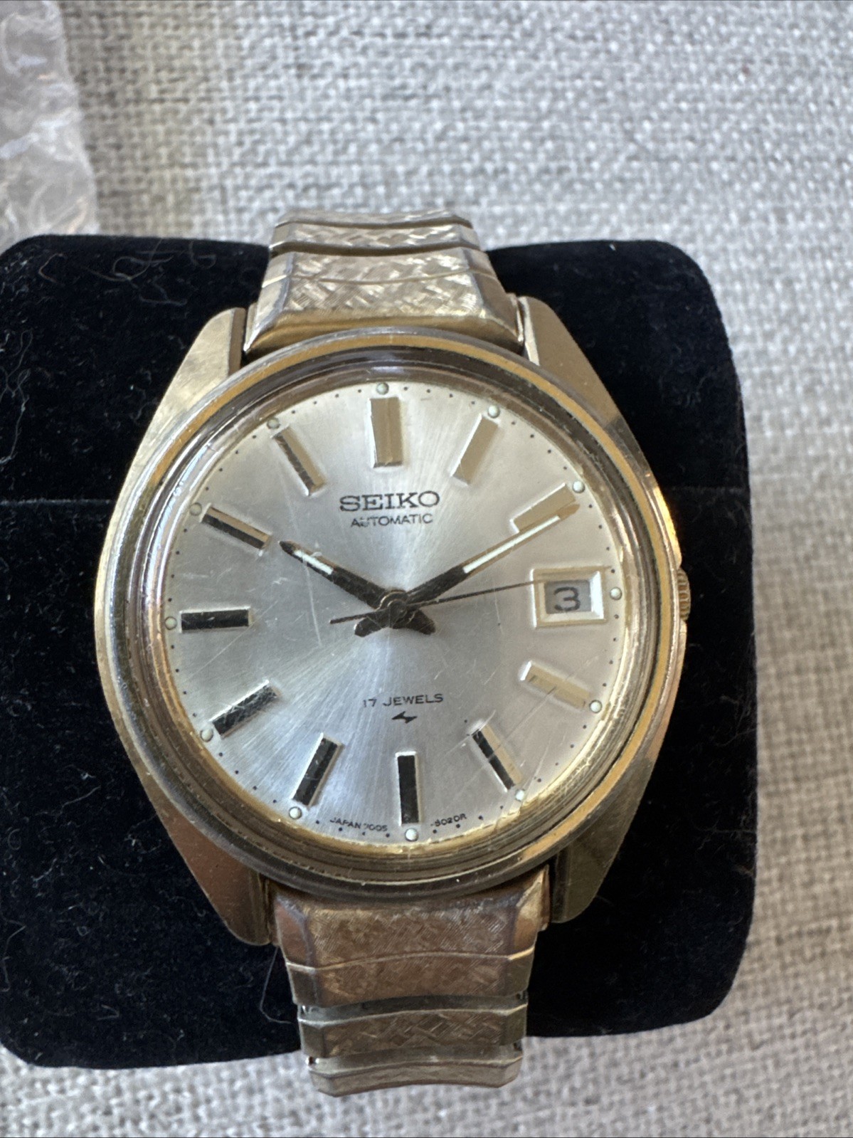 Vintage Seiko 7005-8027 Automatic 17 Jewels Silver Dial Date Men’s Watch Japan