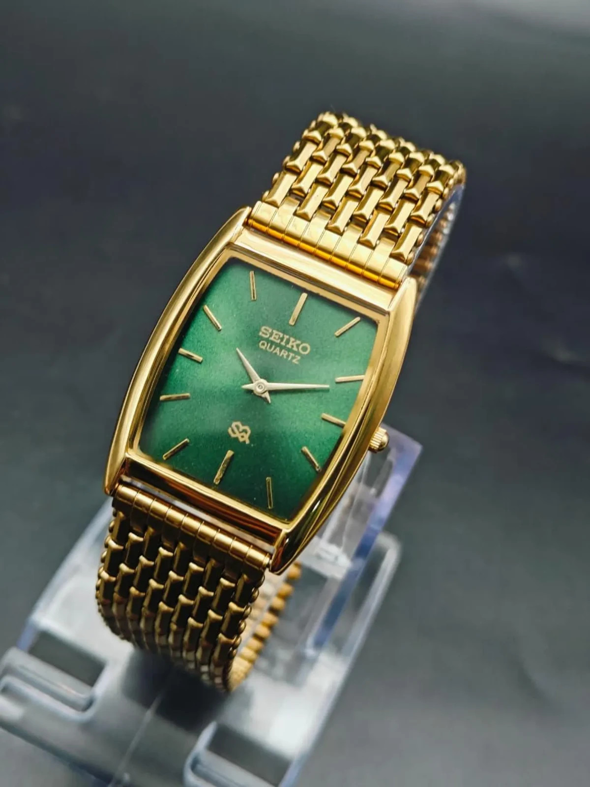Vintage Seiko Slim Quartz Men’s Golden Plated Wrist Watch Roman Dial