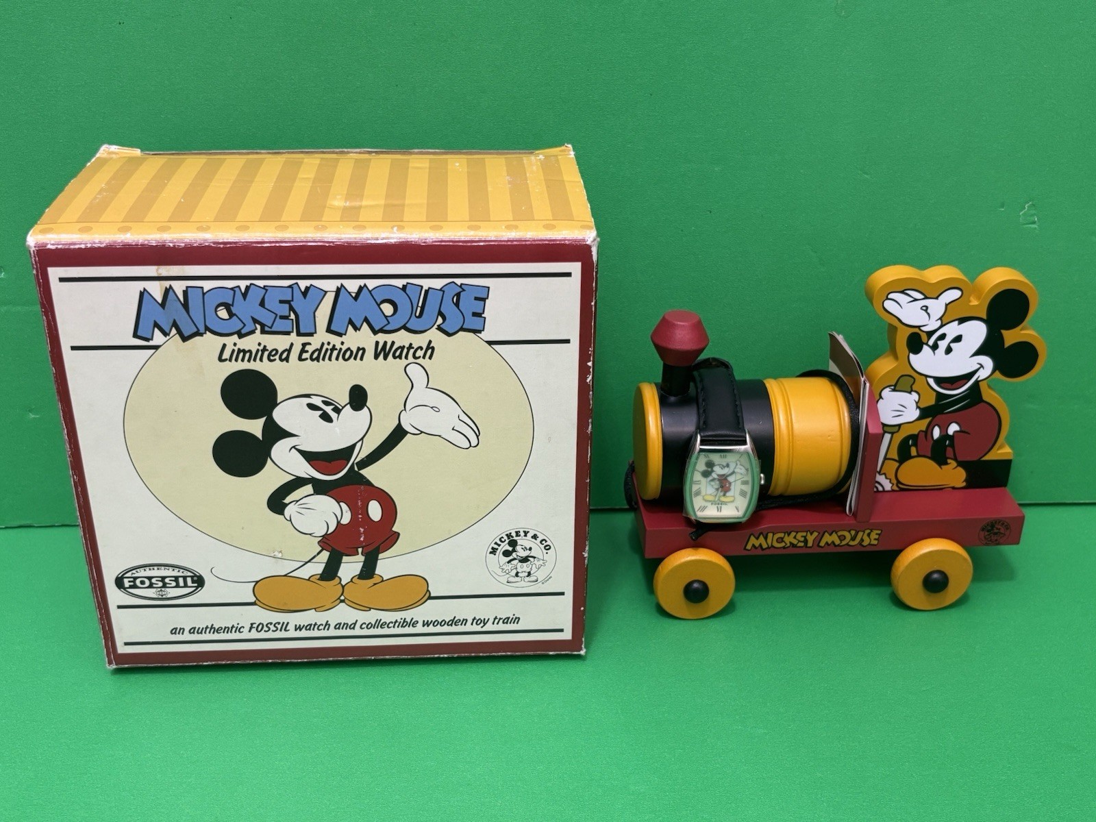Disney Mens Vintage Mickey Mouse Watch Toy Train Fossil Limited Edition New Box
