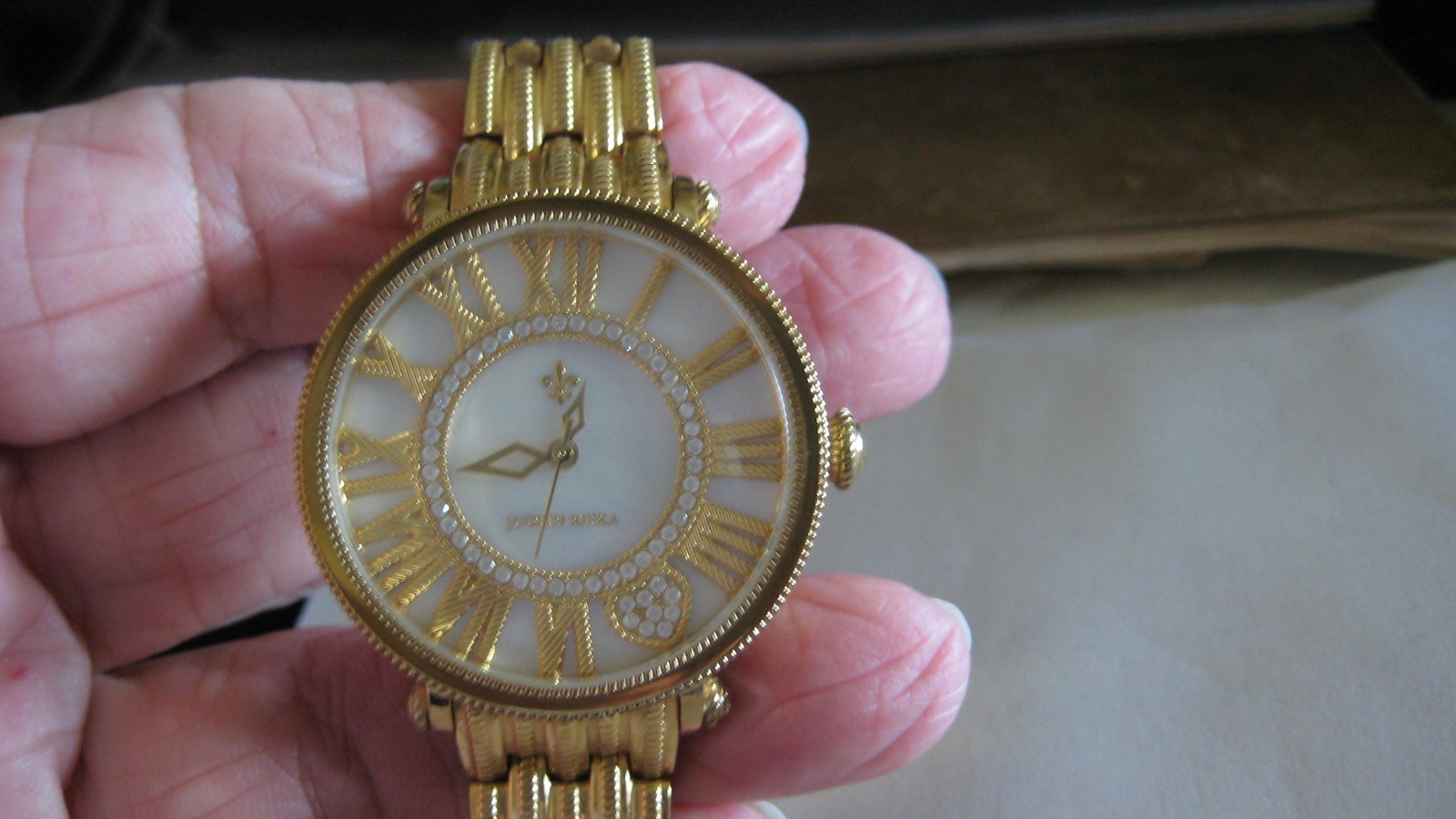 NICE JUDITH RIPKA STAINLESS STEEL WRISTWATCH, NEW BATTERY, STAINLESS BAND