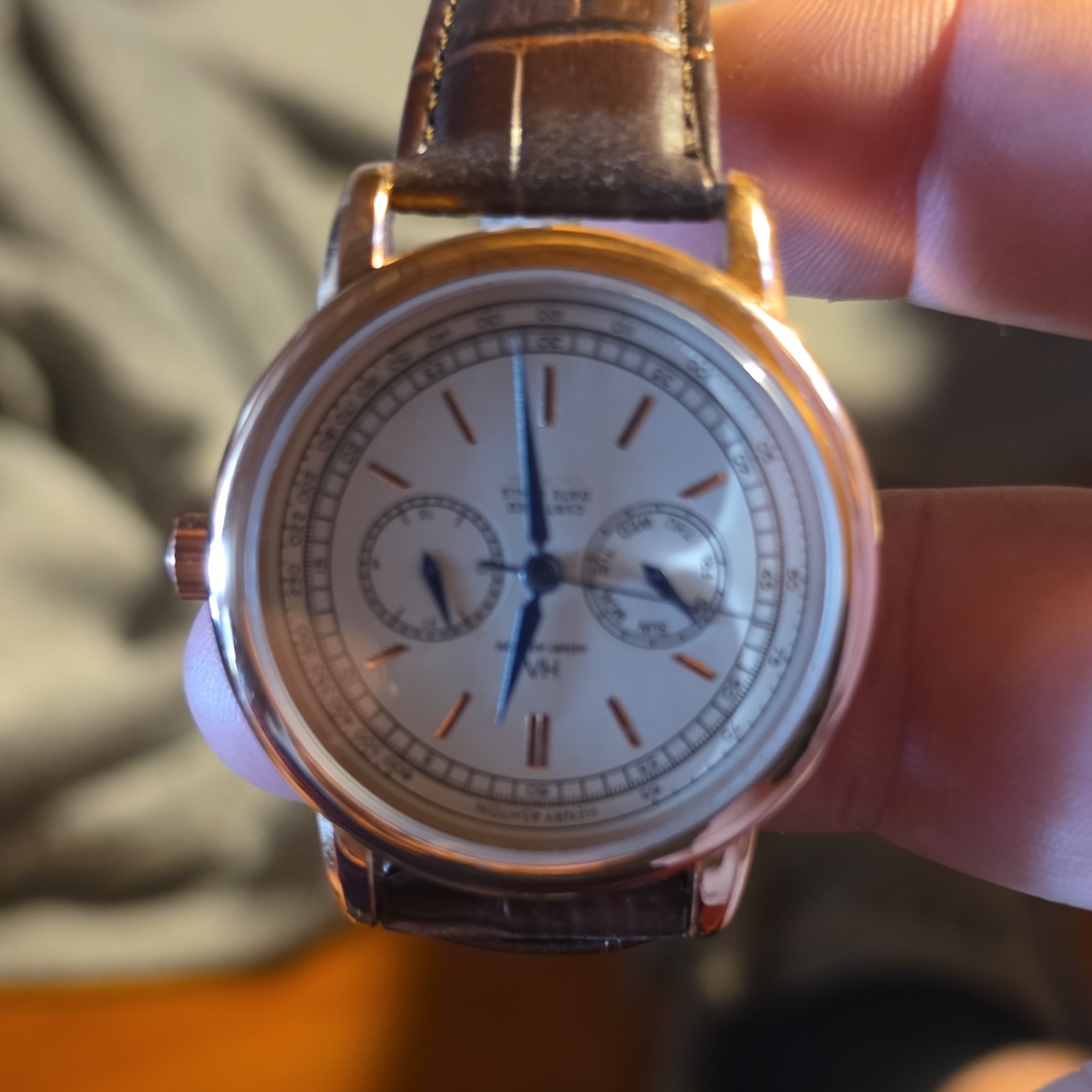 Seiko Presage Quartz Men’s Dress Analog Watch Gold Case White Dial Multi-Dial