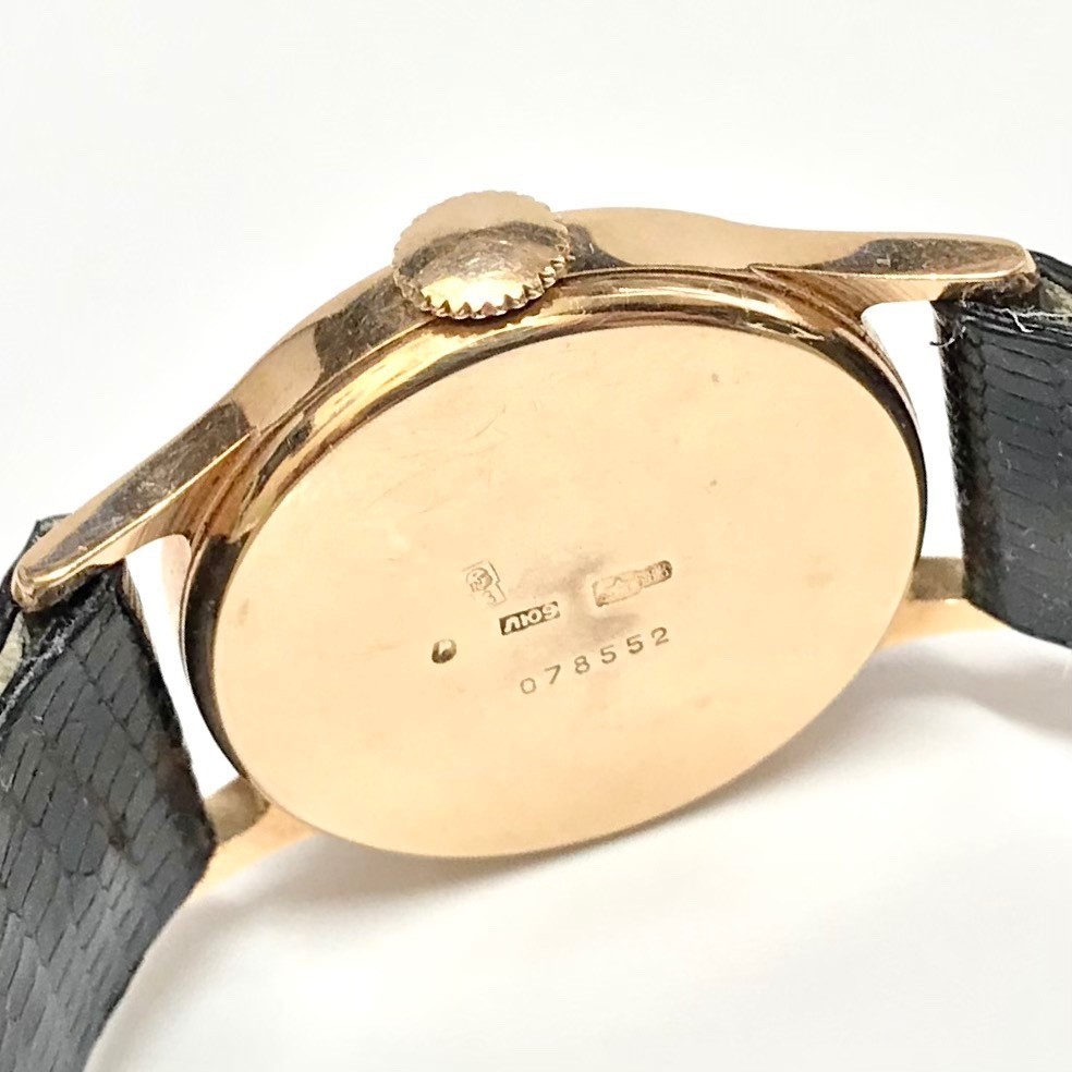 Pobeda CZZ gold 14K 585 mechanical 15 jewels small seconds 28 mm Vintage