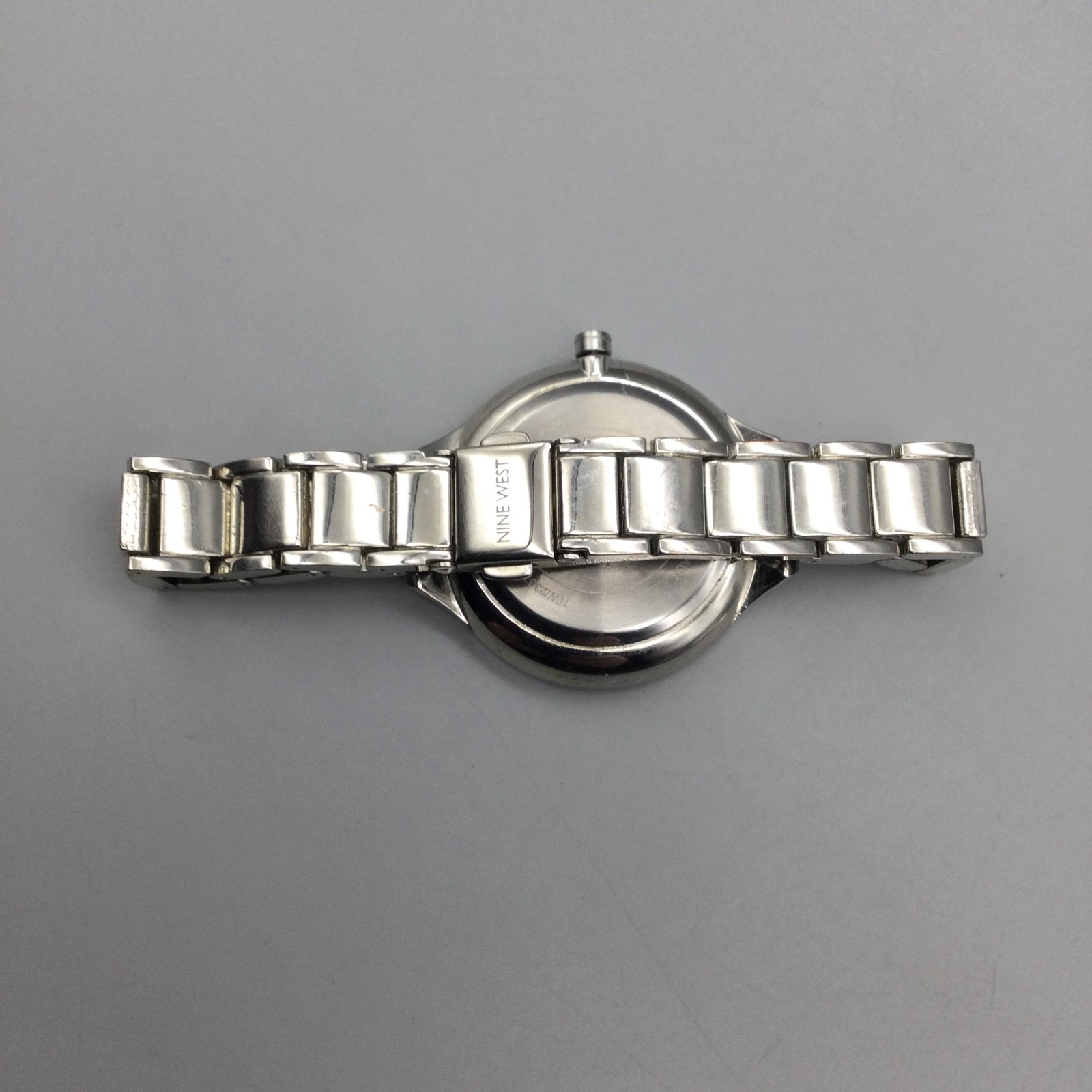 Nine West Womens Watch 36mm Silver Tone Pink Glitter Dial NW23837 New Battery 7″