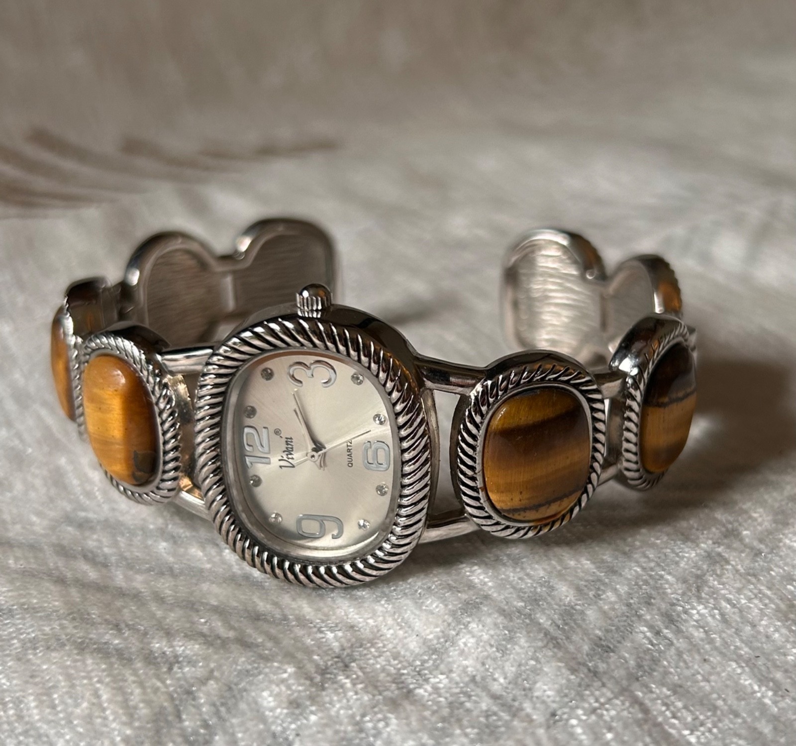 vivani ladies cuff watch by acutime cats eye accents new batt 6.5″ hinged