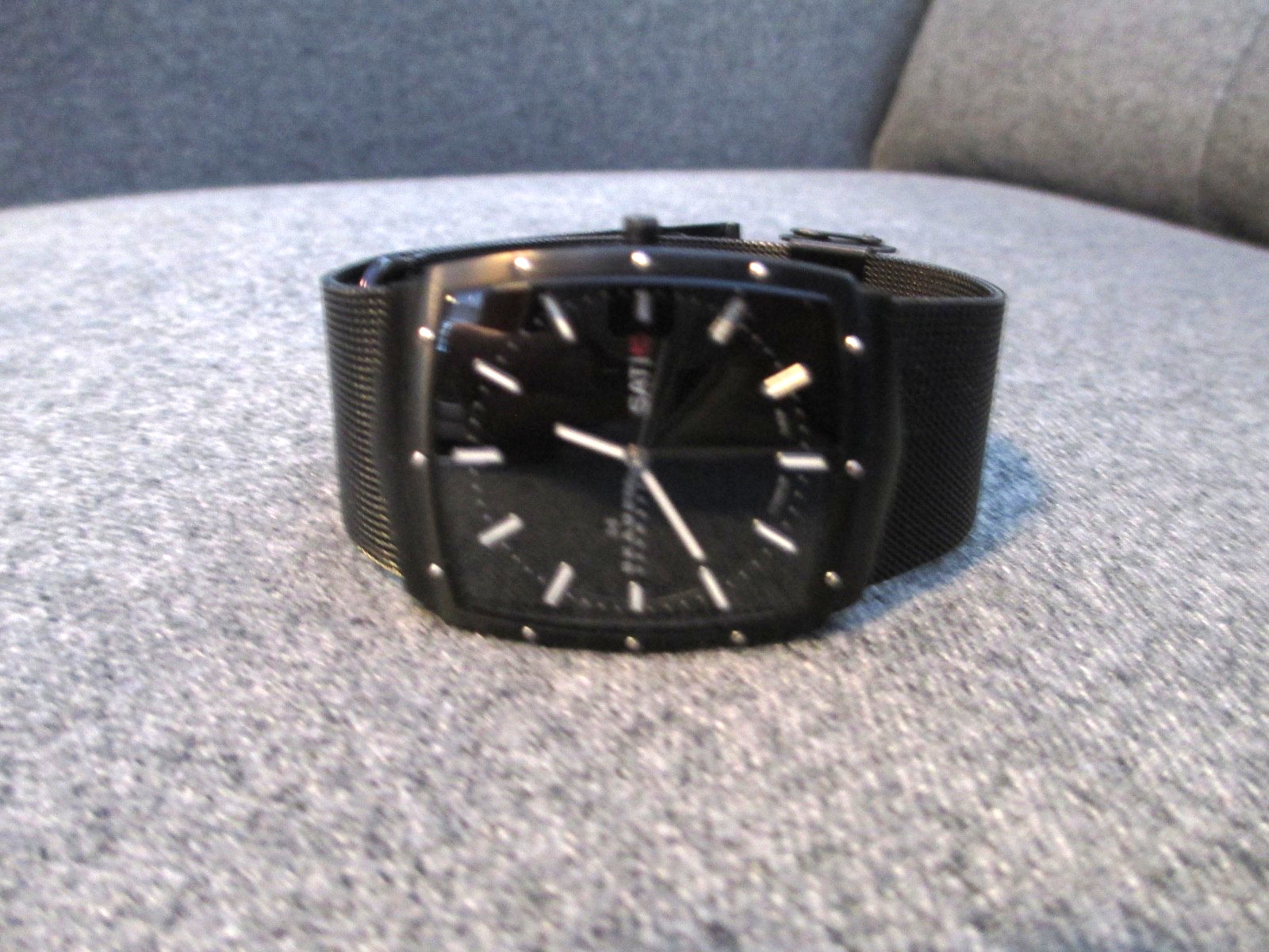 Men’s Skagen Titanium Watch Slim Mesh Band Black-Nice