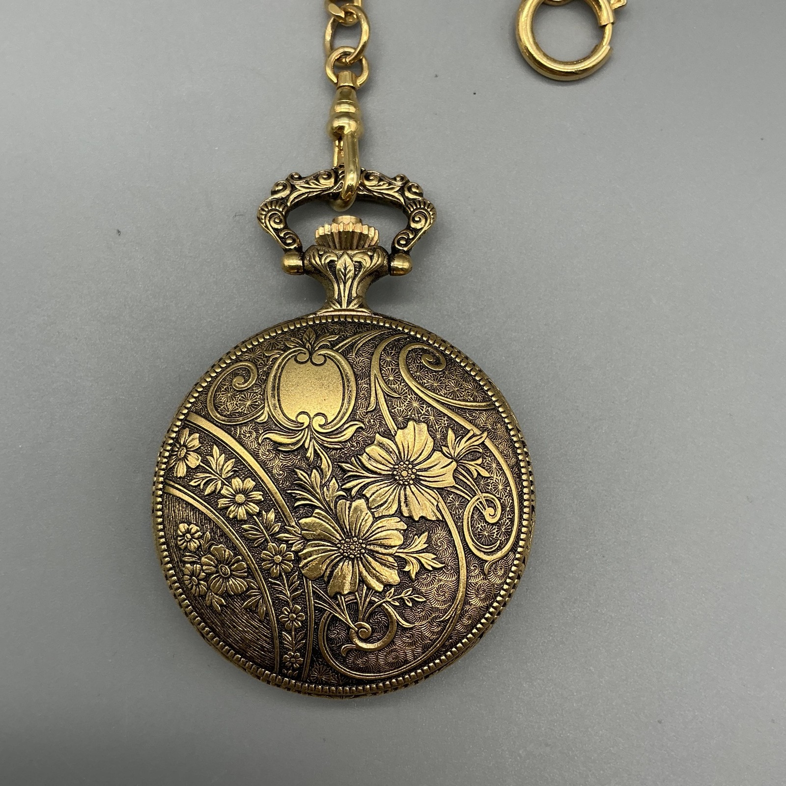 Belair Pocket Watch Men 42mm Gold Tone Full Hunter Day Date Chain Analog
