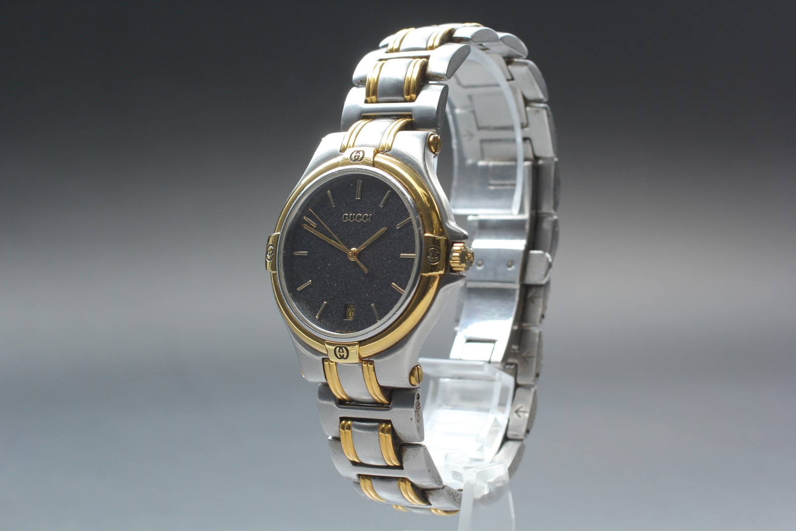 [Exc+5] Gucci 9040M Two Tone Quartz Men’s Watch From JAPAN