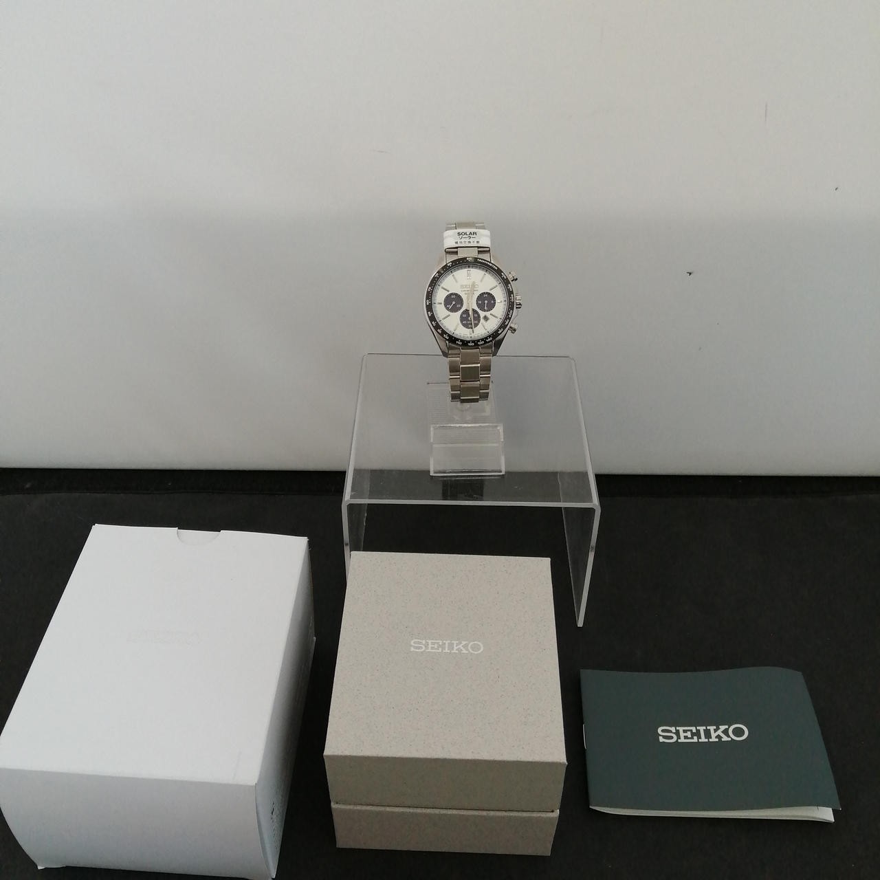 SEIKO V175-0FA0 Solar Watch