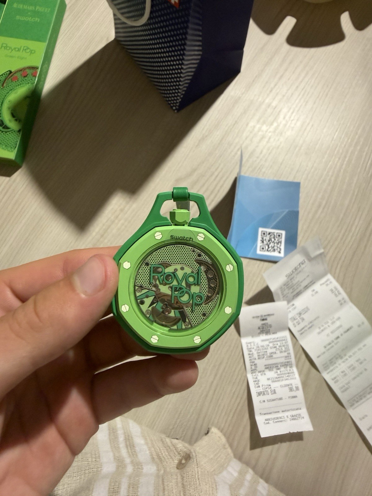 Swatch Royal Pop Green Eight Quartz 41mm Green Rubber Strap 30m. Pescara, Italy.