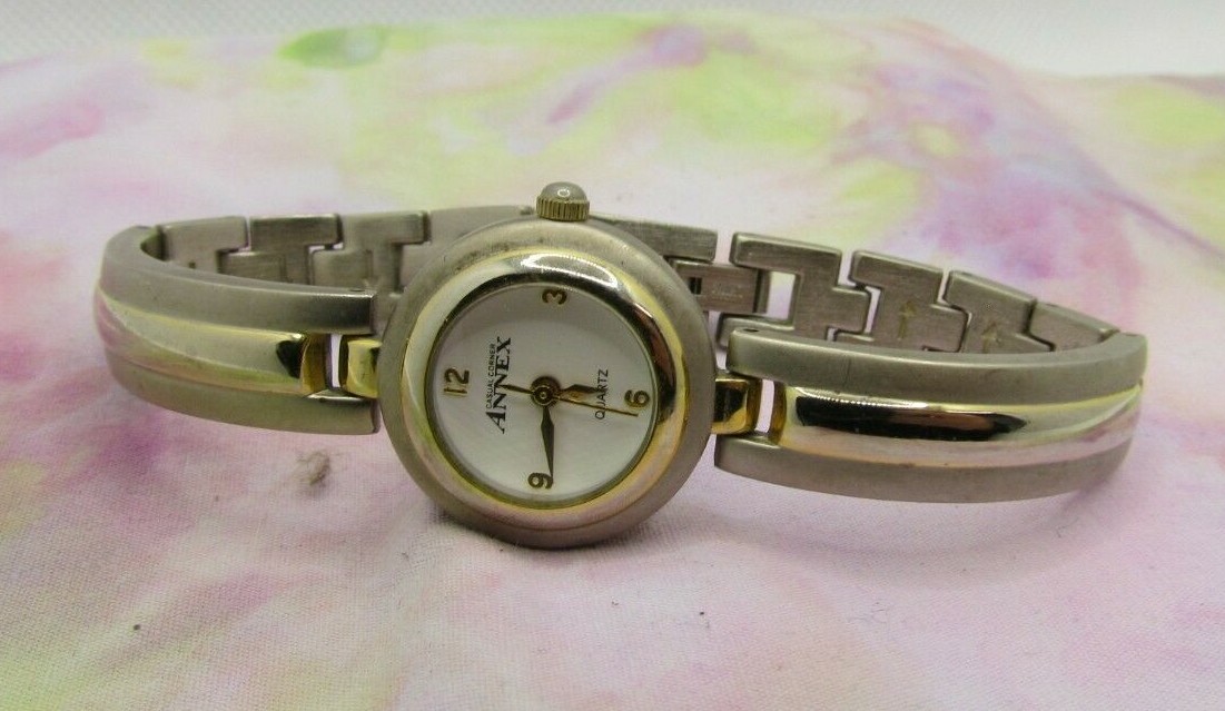 Casual Corner Watch ANNEX WOMENS Two Tone Gold & Silver NEW BATTERY