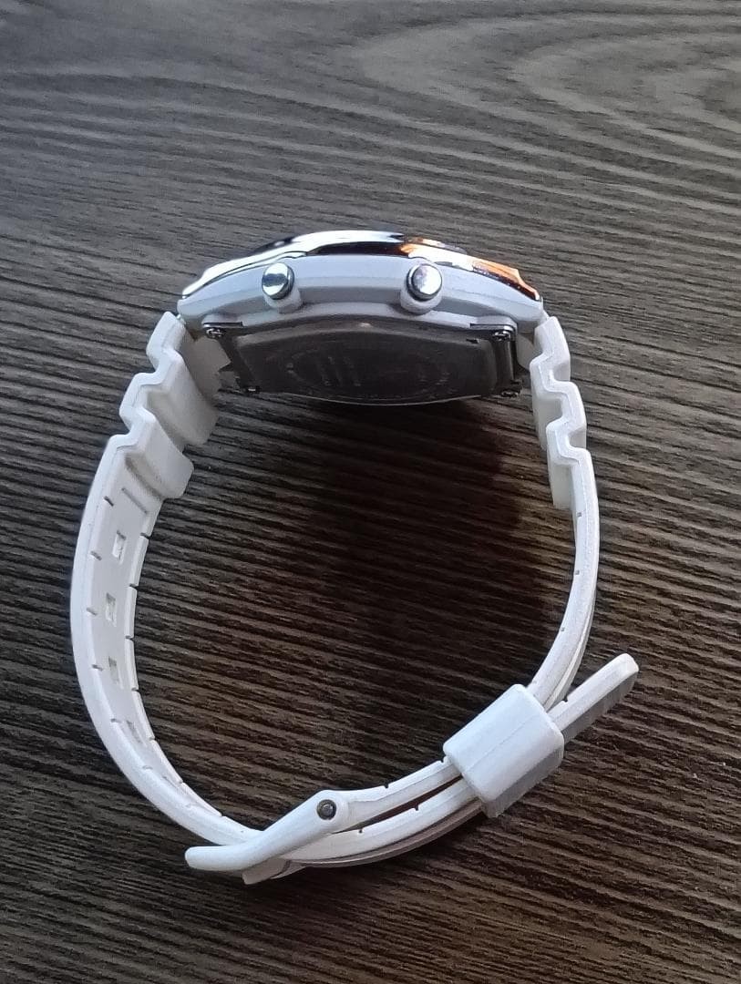CASIO Wave Ceptor Solar Radio-Controlled Watch LWA-M142