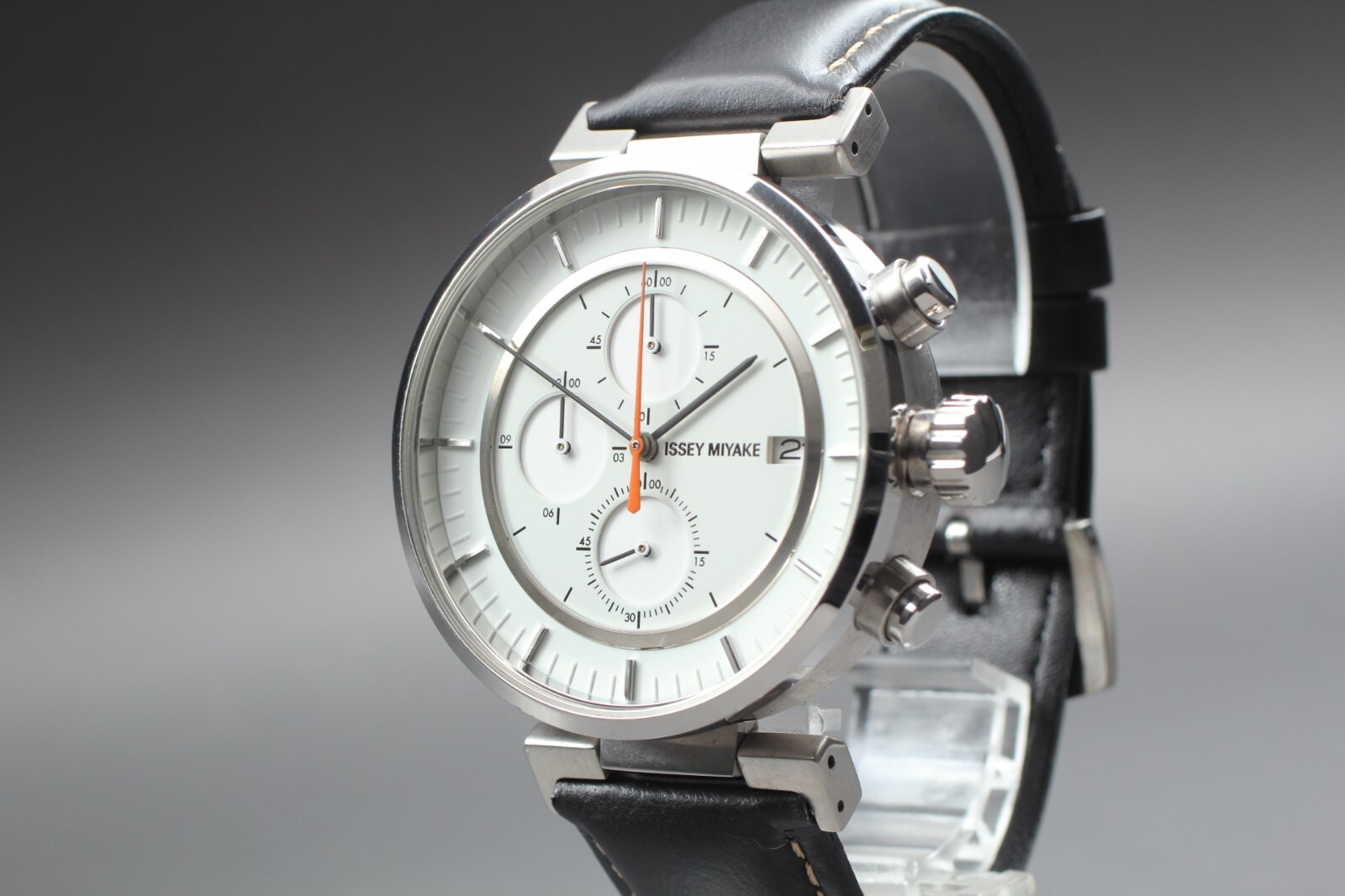 [Near MINT] ISSEY MIYAKE VK67-0010 White Chronograph Quartz Men’s Japan #3015