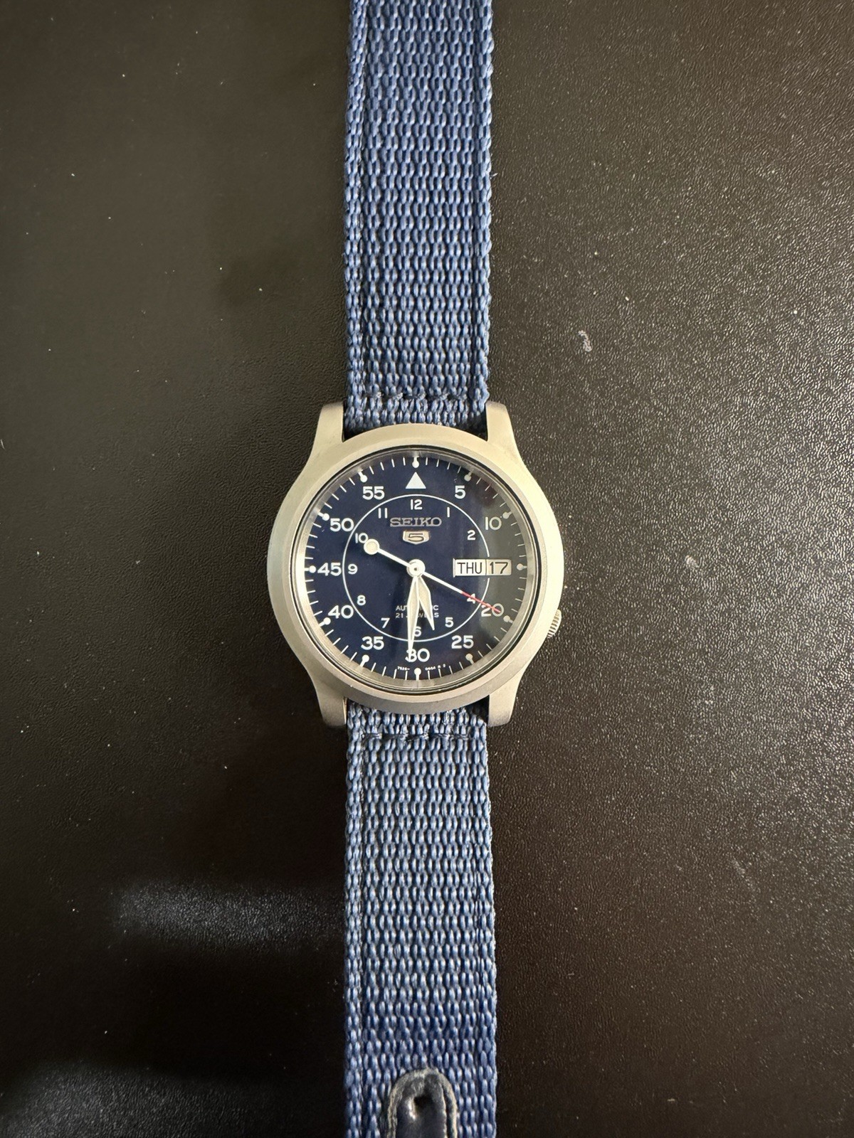 SEIKO 5: 7S26-02J0 blue dial military style automatic Amazing Condition