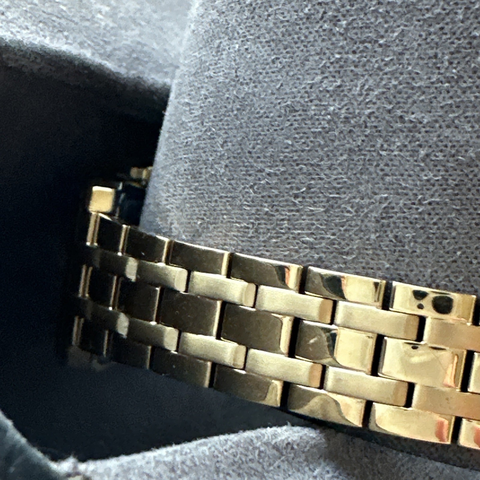 Bulova Women’s Classic Sutton Quartz Gold Stainless Steel Watch 21 MM 97L177