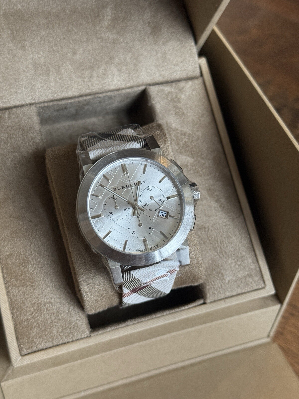 Burberry BU9357 Nova Check 42 mm Stainless Steel Chronograph Unisex
