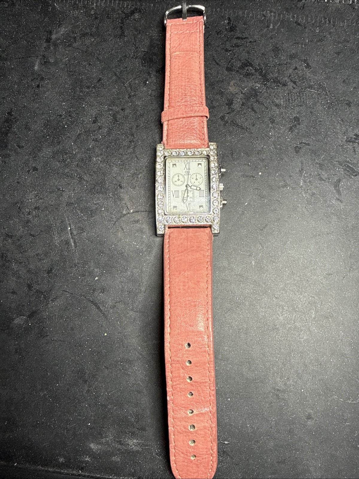 GG Women’s White Dial Crystal Bezel New Battery 32mm Pink Strap