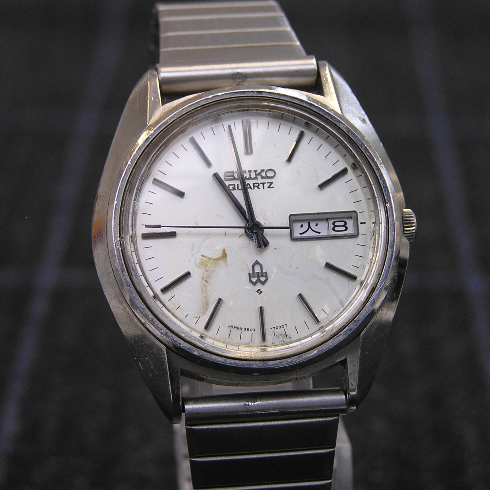 Vintage Seiko Watch 70s 3803-7030 Silver Mens Quartz Kanji Day Date Japanese