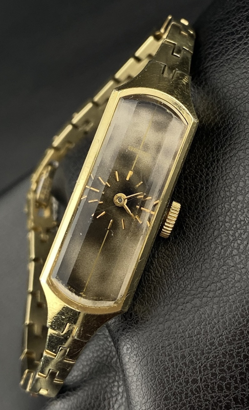 Vintage 80’s Seiko Cylinder Gold Dainty Smokey Dial Wind Up Ladies Watch Elegant