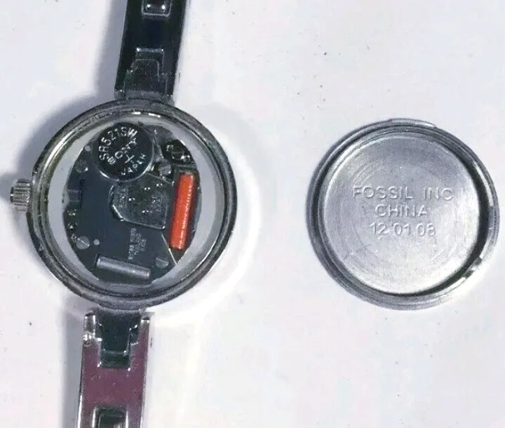 Women Folio Watch By Fossil Fl1032 Silver Case Bracelet Band Black Face Swiss