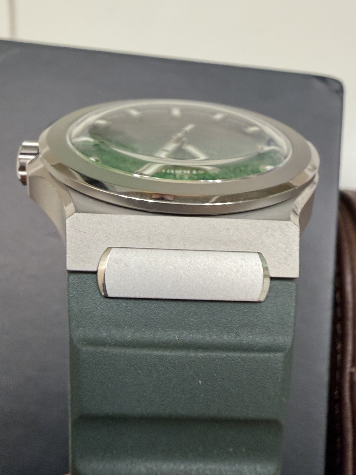 Straum Jan Mayen Alpine Glow Stainless Steel with Strap Adapters