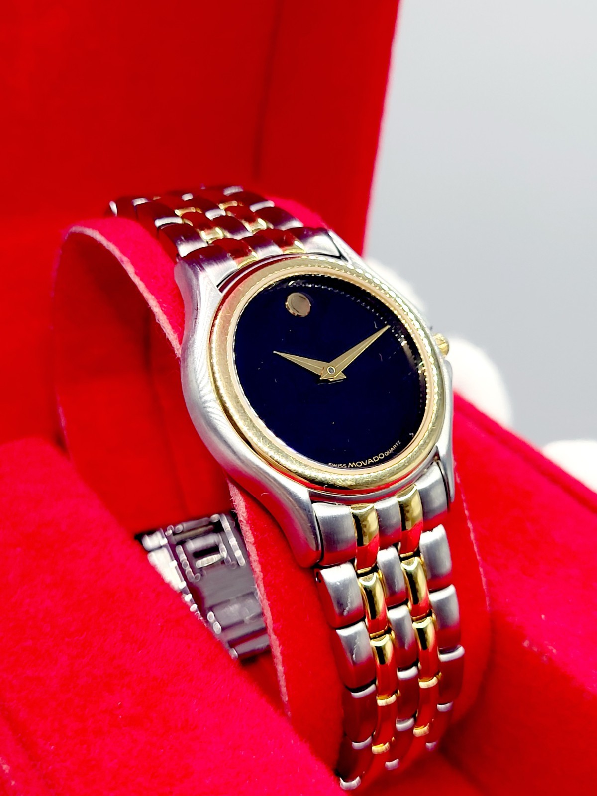 Movado Museum Ladies Women’s Watch 28mm [N. MINT] Quartz 81-E4-0823 New Battery